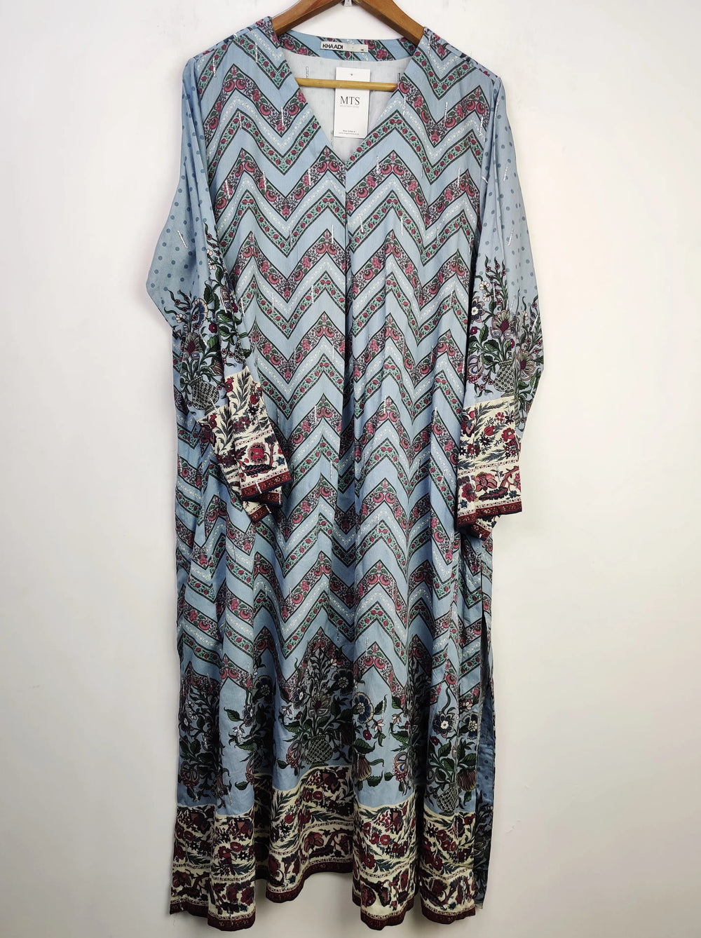 Buy online pre-used pre-loved 100% authentic & Original branded Khaadi (WBK-563) available in Pakistan. Top international brands avilable.