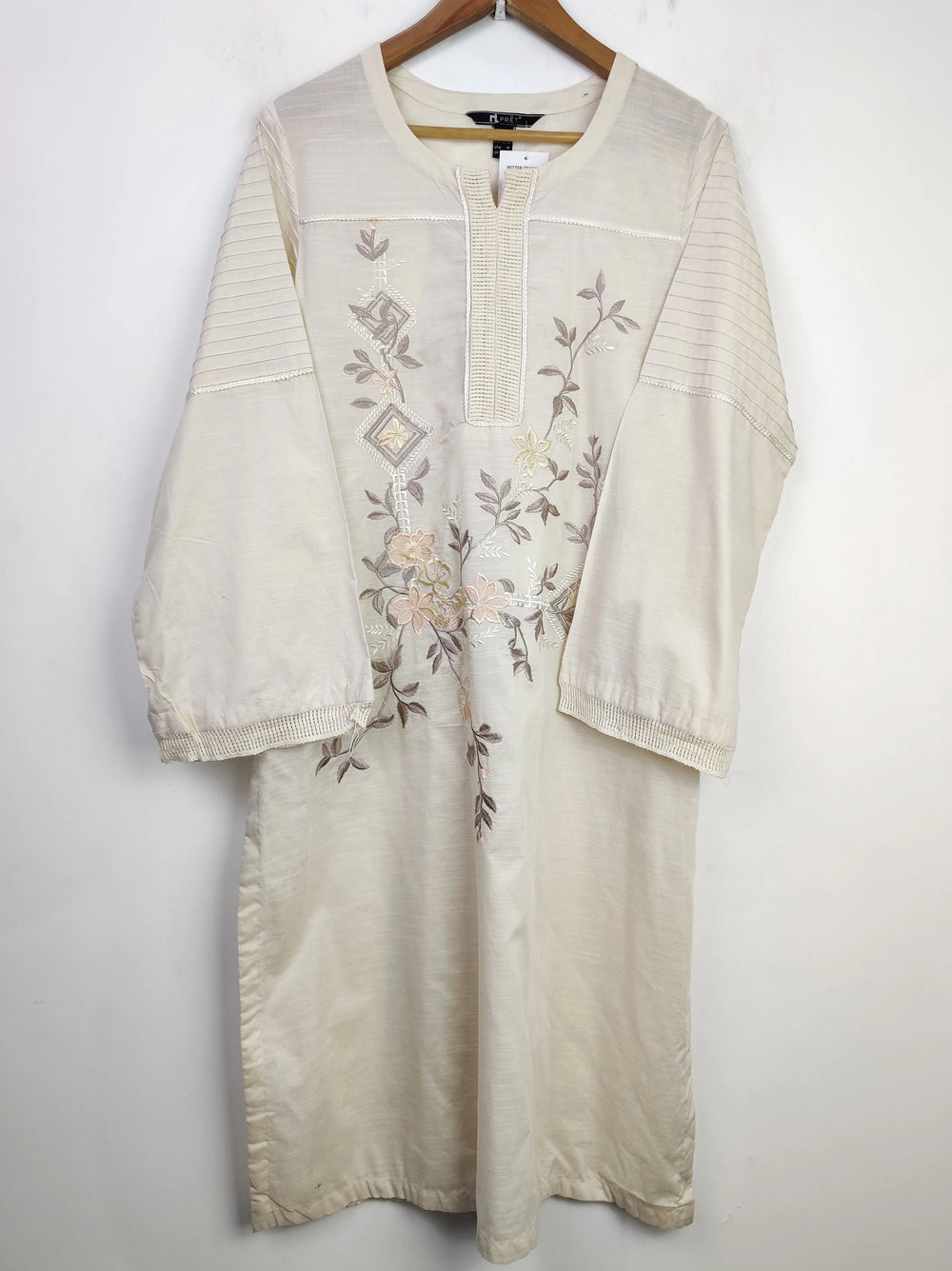 Buy online pre-used pre-loved 100% authentic & Original branded Nishat Linen (WBK-564) available in Pakistan. Top international brands avilable.