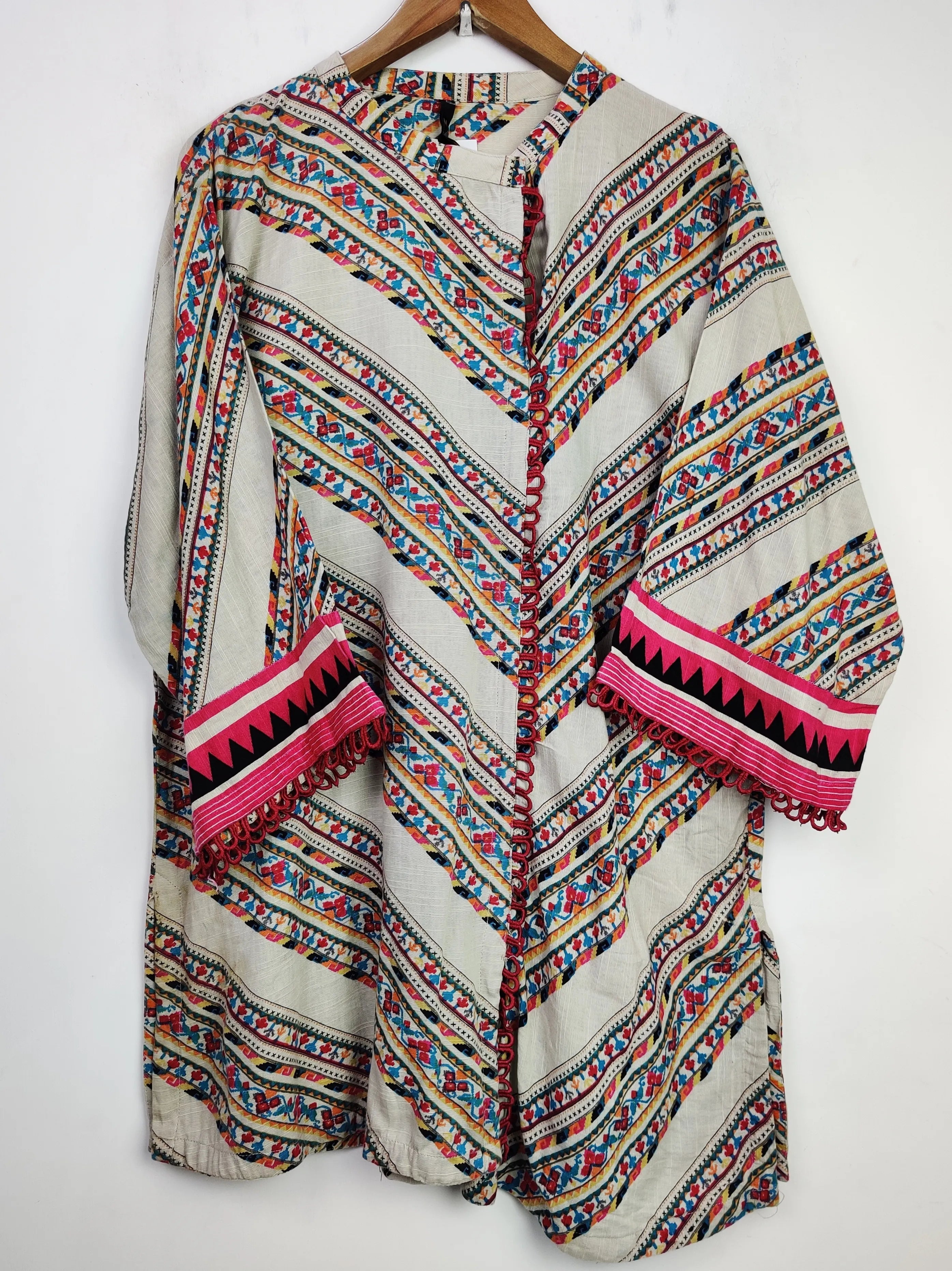 Buy online pre-used pre-loved 100% authentic & Original branded Warda (WBK-580) available in Pakistan. Top international brands avilable.