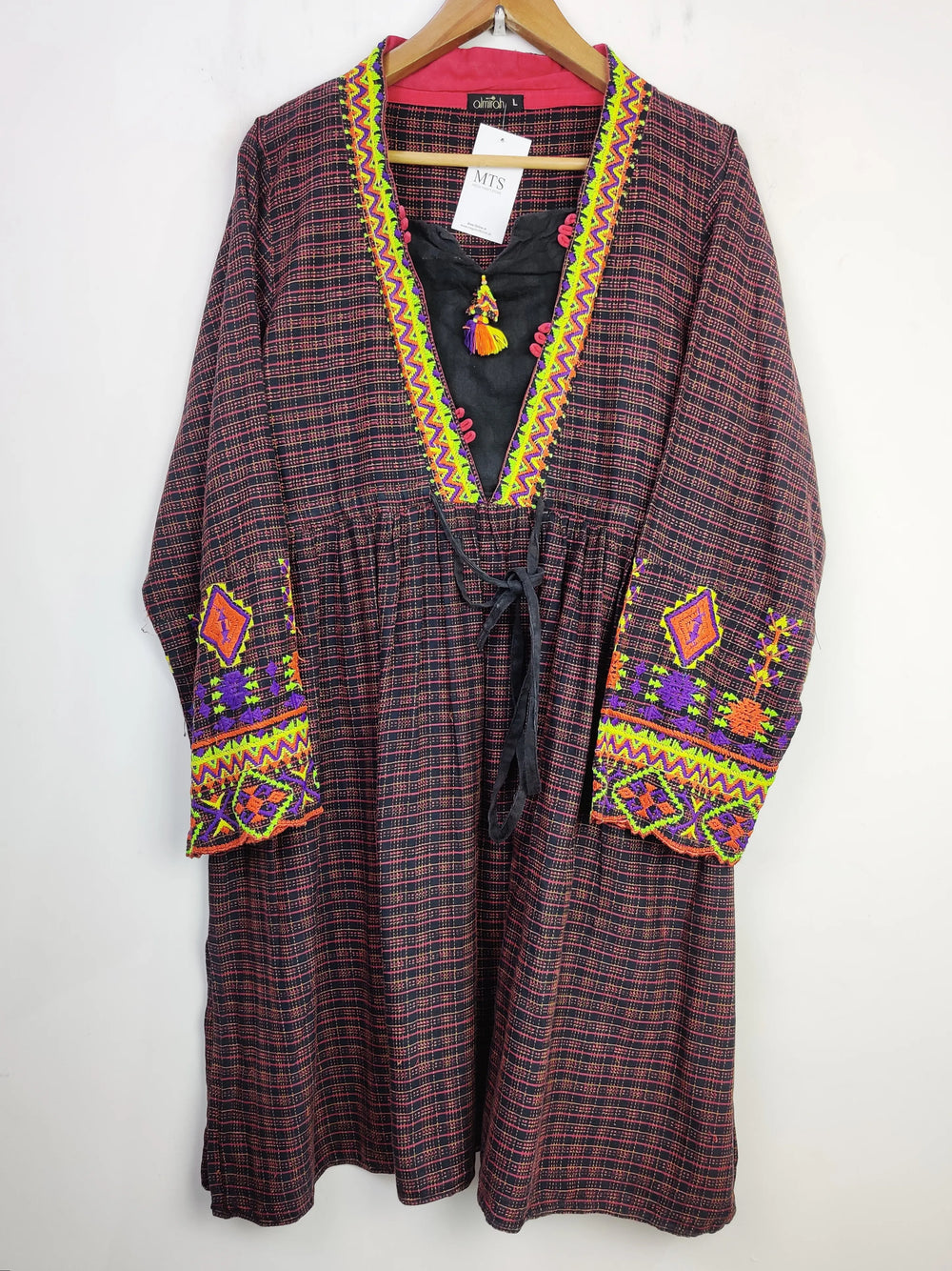 Buy online pre-used pre-loved 100% authentic & Original branded Almirah (WBK-599) available in Pakistan. Top international brands avilable.