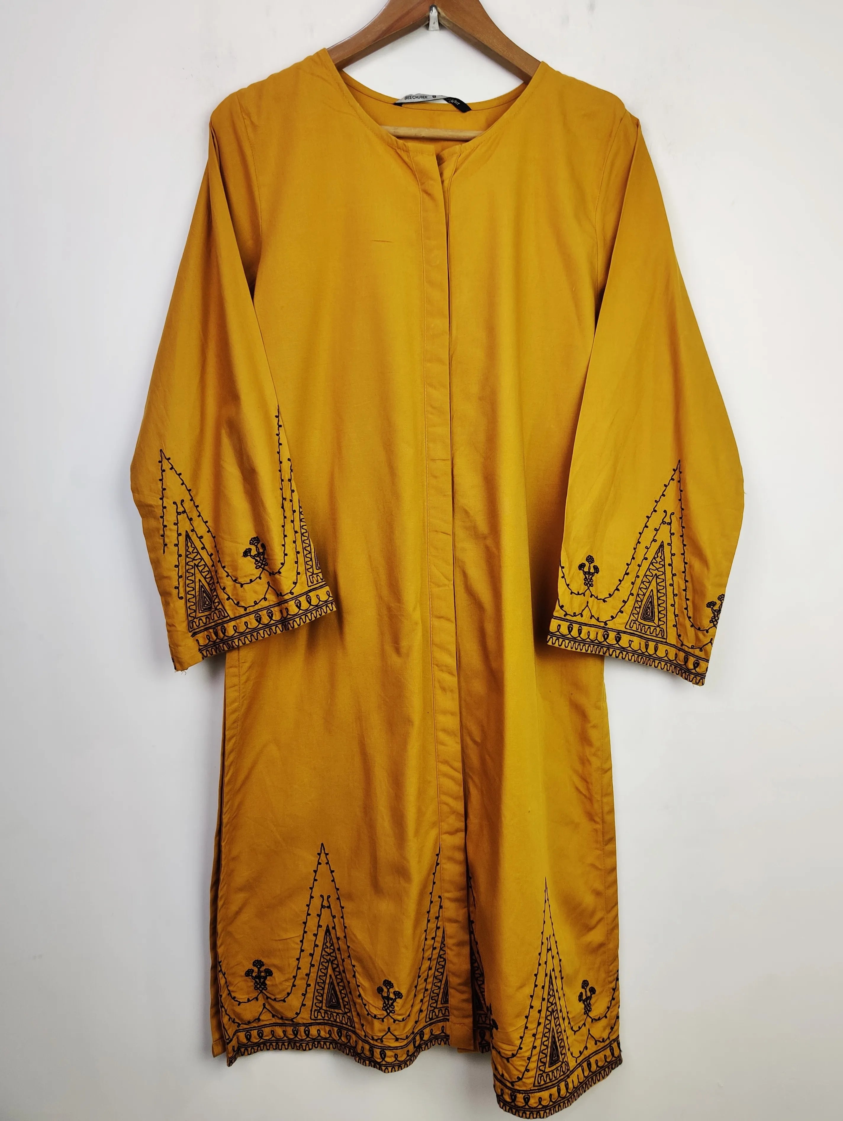 Buy online pre-used pre-loved 100% authentic & Original branded Beechtree (WBK-600) available in Pakistan. Top international brands avilable.