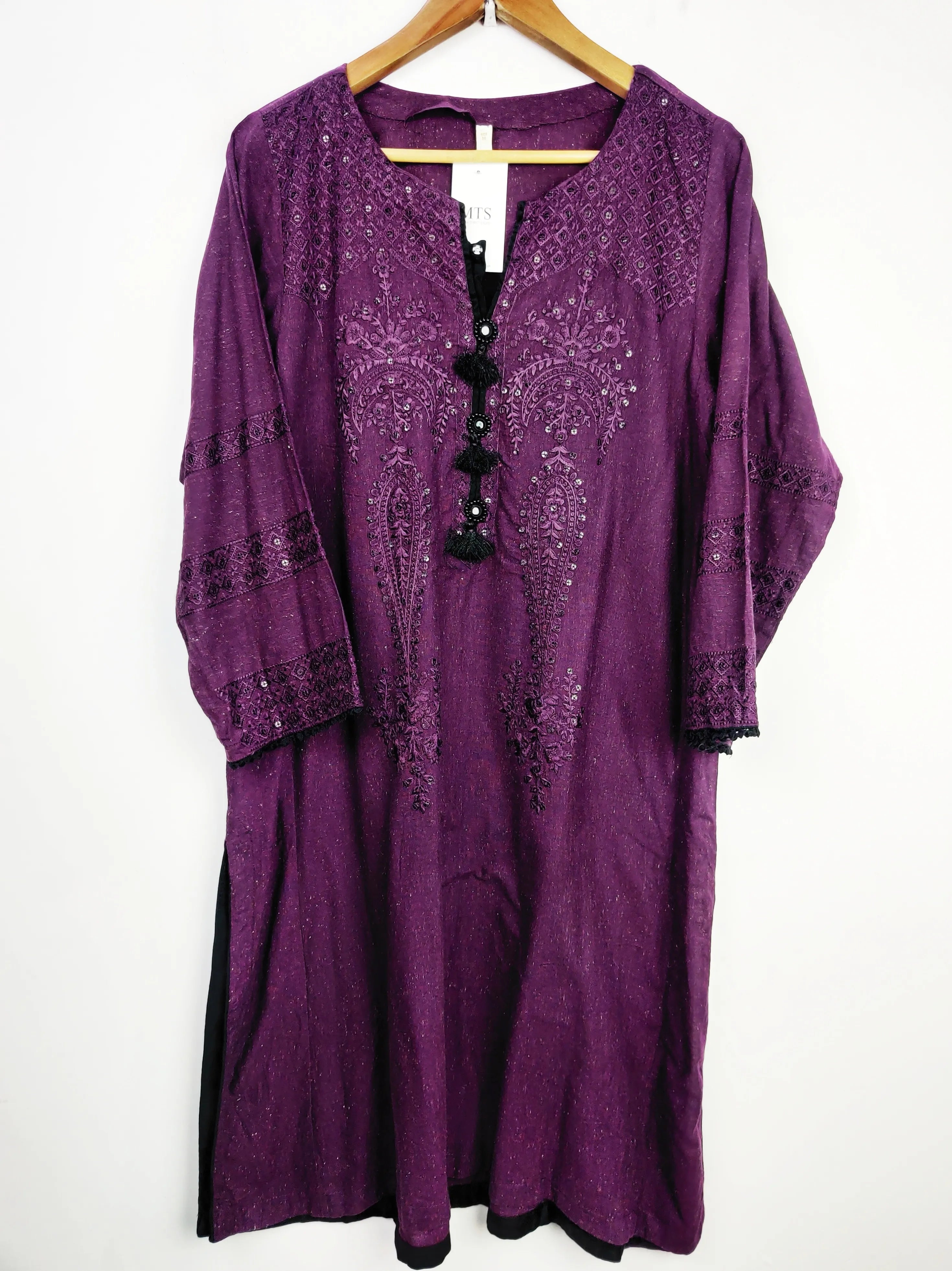 Buy online pre-used pre-loved 100% authentic & Original branded Motif (WBK-603) available in Pakistan. Top international brands avilable.