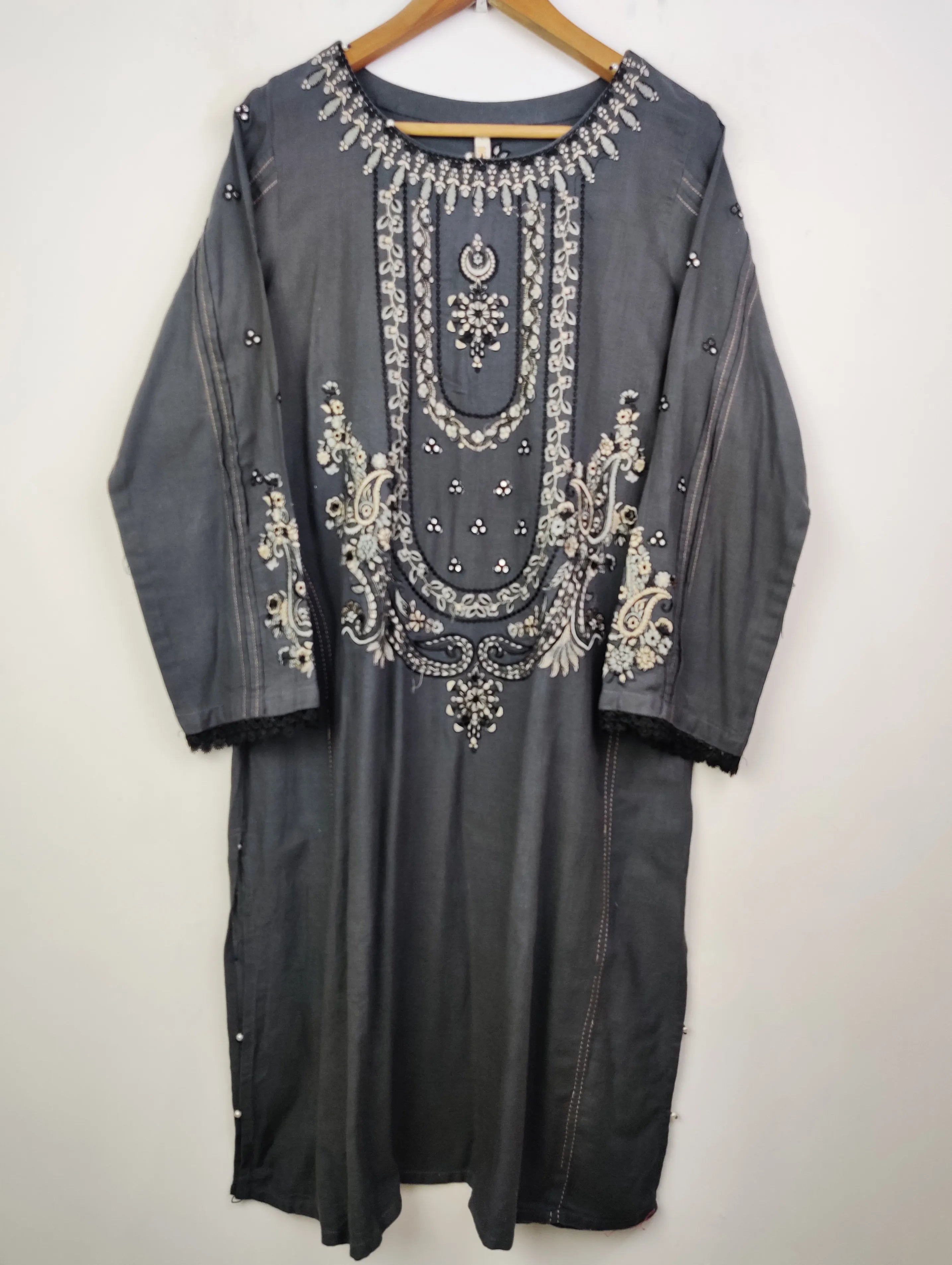 Buy online pre-used pre-loved 100% authentic & Original branded Motif (WBK-637) available in Pakistan. Top international brands avilable.