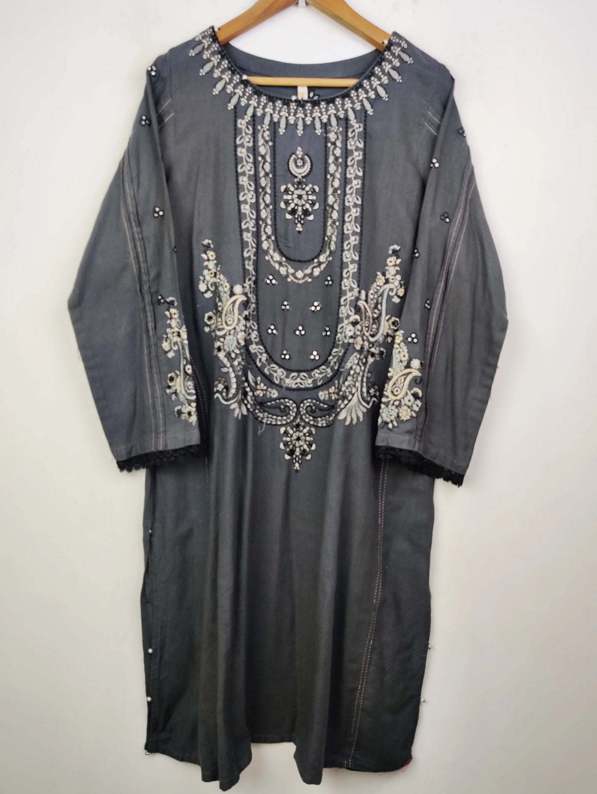 Buy online pre-used pre-loved 100% authentic & Original branded Motif (WBK-637) available in Pakistan. Top international brands avilable.