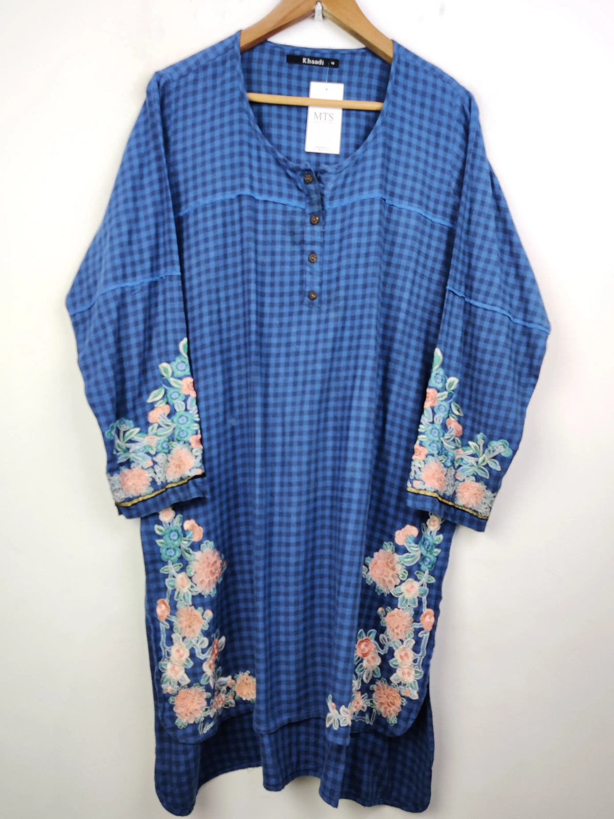 Buy online pre-used pre-loved 100% authentic & Original branded Khaadi (WBK-643) available in Pakistan. Top international brands avilable.