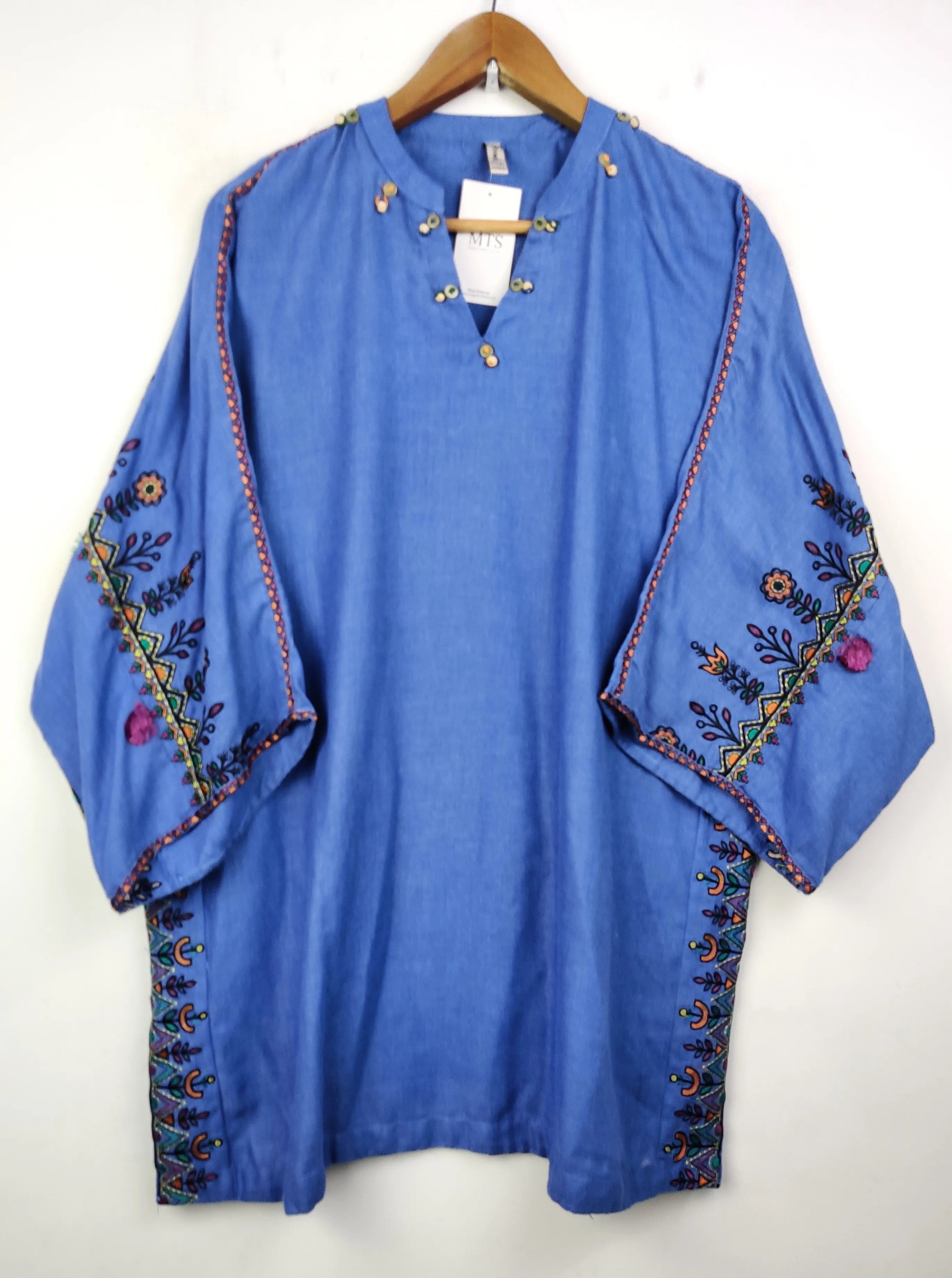 Buy online pre-used pre-loved 100% authentic & Original branded Ethnic (WBK-661) available in Pakistan. Top international brands avilable.