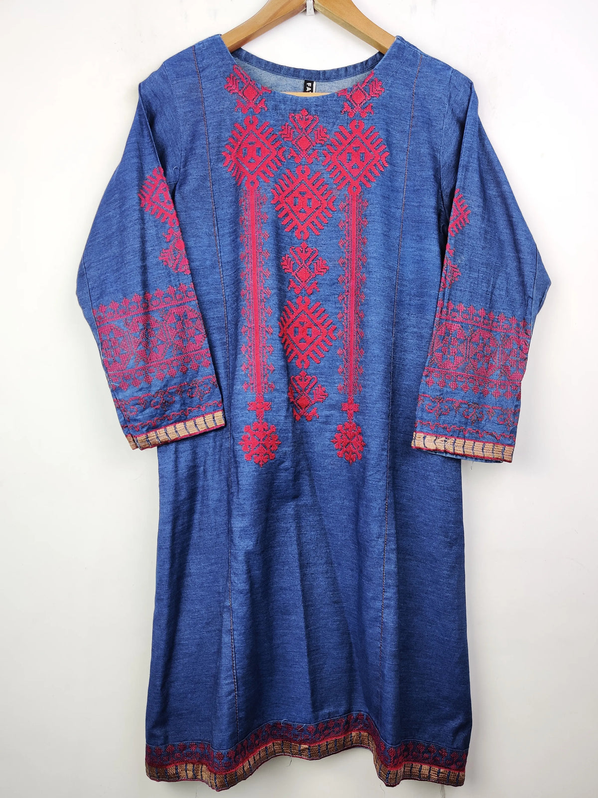 Buy online pre-used pre-loved 100% authentic & Original branded Fatima (WBK-681) available in Pakistan. Top international brands avilable.