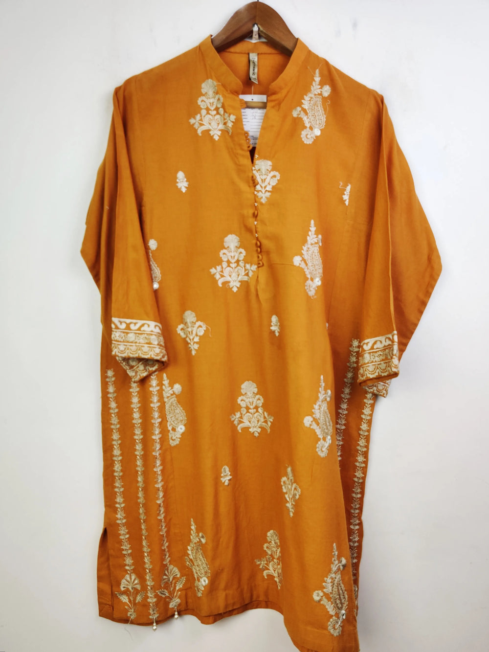 Buy online pre-used pre-loved 100% authentic & Original branded Ethnic (WBK-800) available in Pakistan. Top international brands avilable.