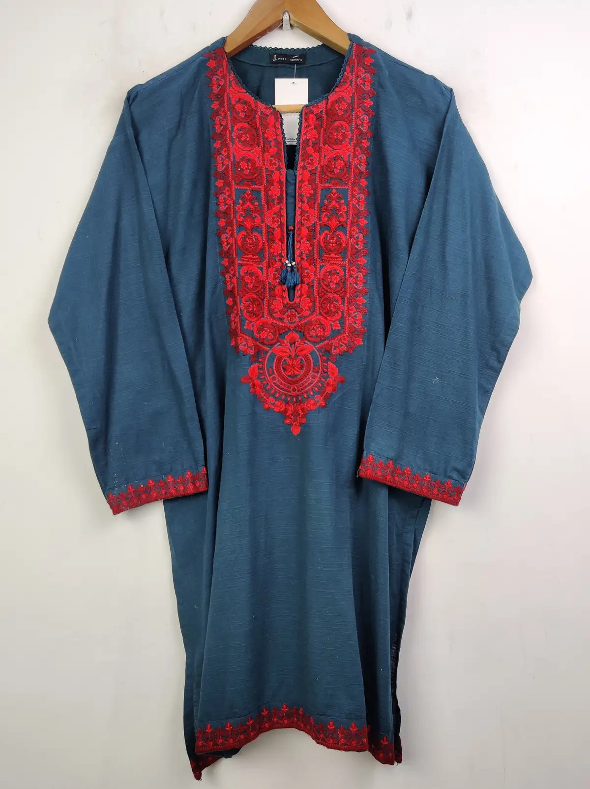 Buy online pre-used pre-loved 100% authentic & Original branded J. (WBK-836) available in Pakistan. Top international brands avilable.