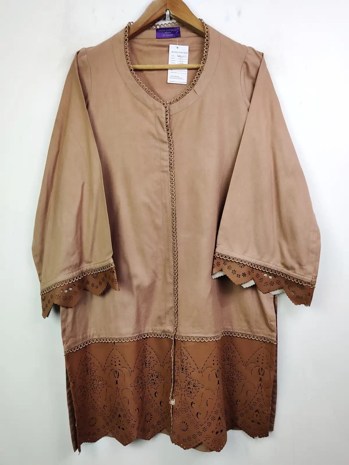 Buy online pre-used pre-loved 100% authentic & Original branded Sana Safinaz (WBK-839) available in Pakistan. Top international brands avilable.