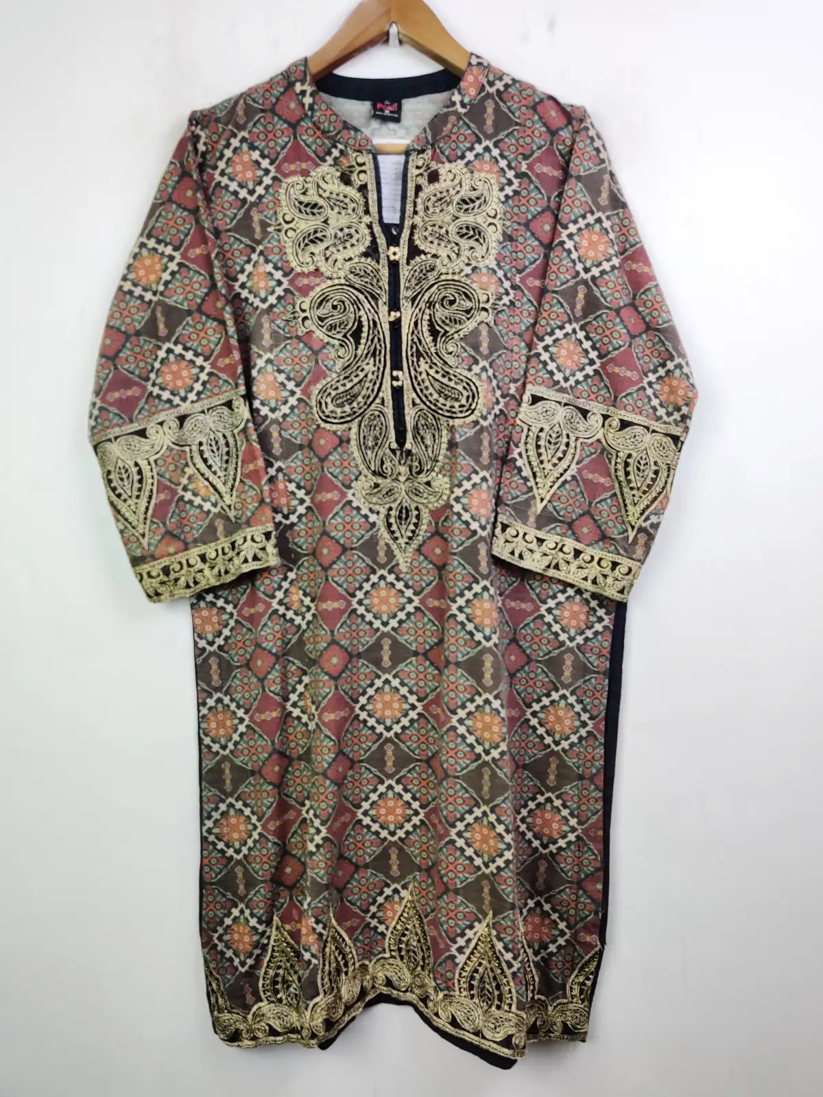 Buy online pre-used pre-loved 100% authentic & Original branded Sha Posh (WBK-852) available in Pakistan. Top international brands avilable.