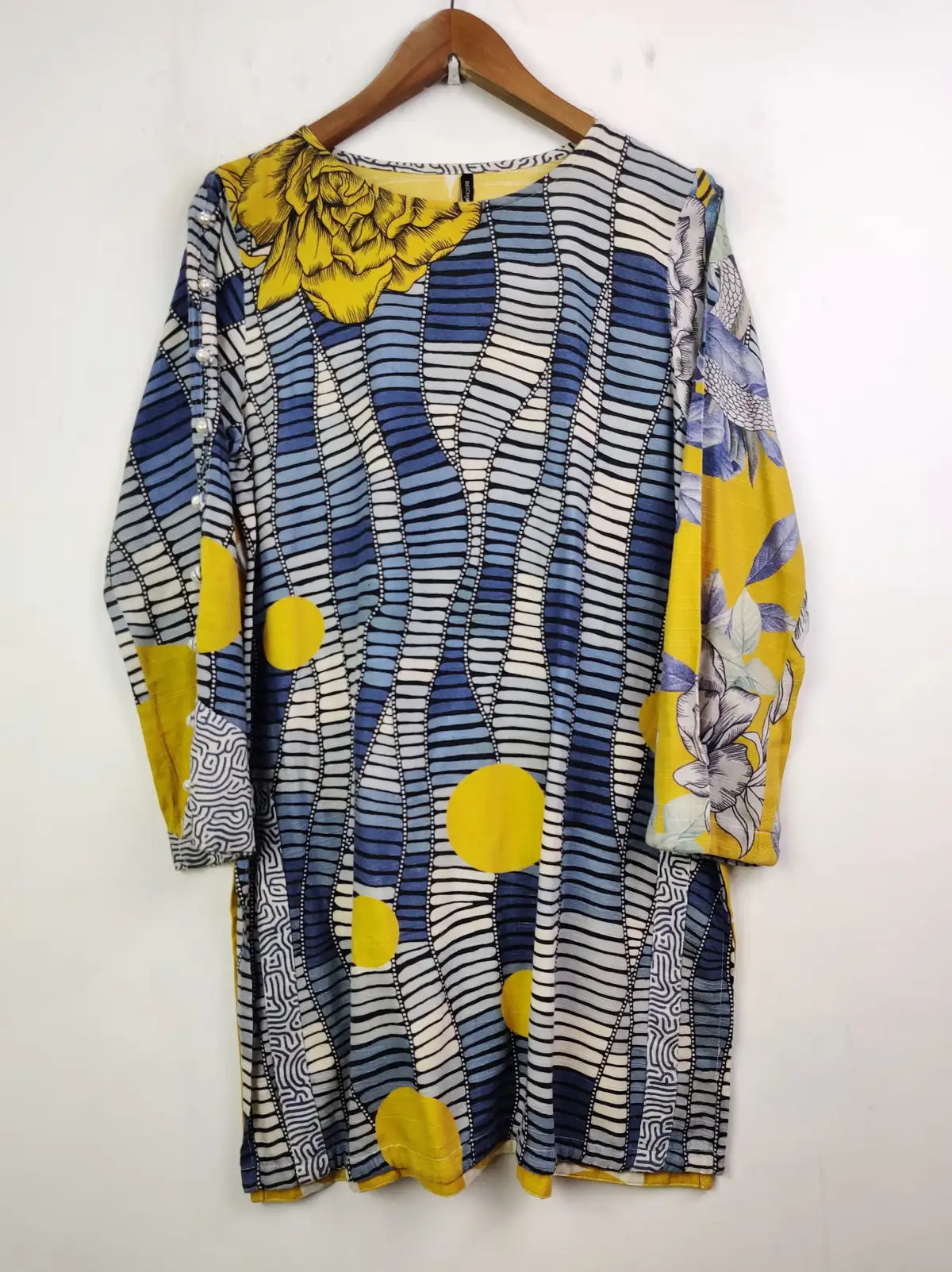 Buy online pre-used pre-loved 100% authentic & Original branded Beechtree (WBK-855) available in Pakistan. Top international brands avilable.