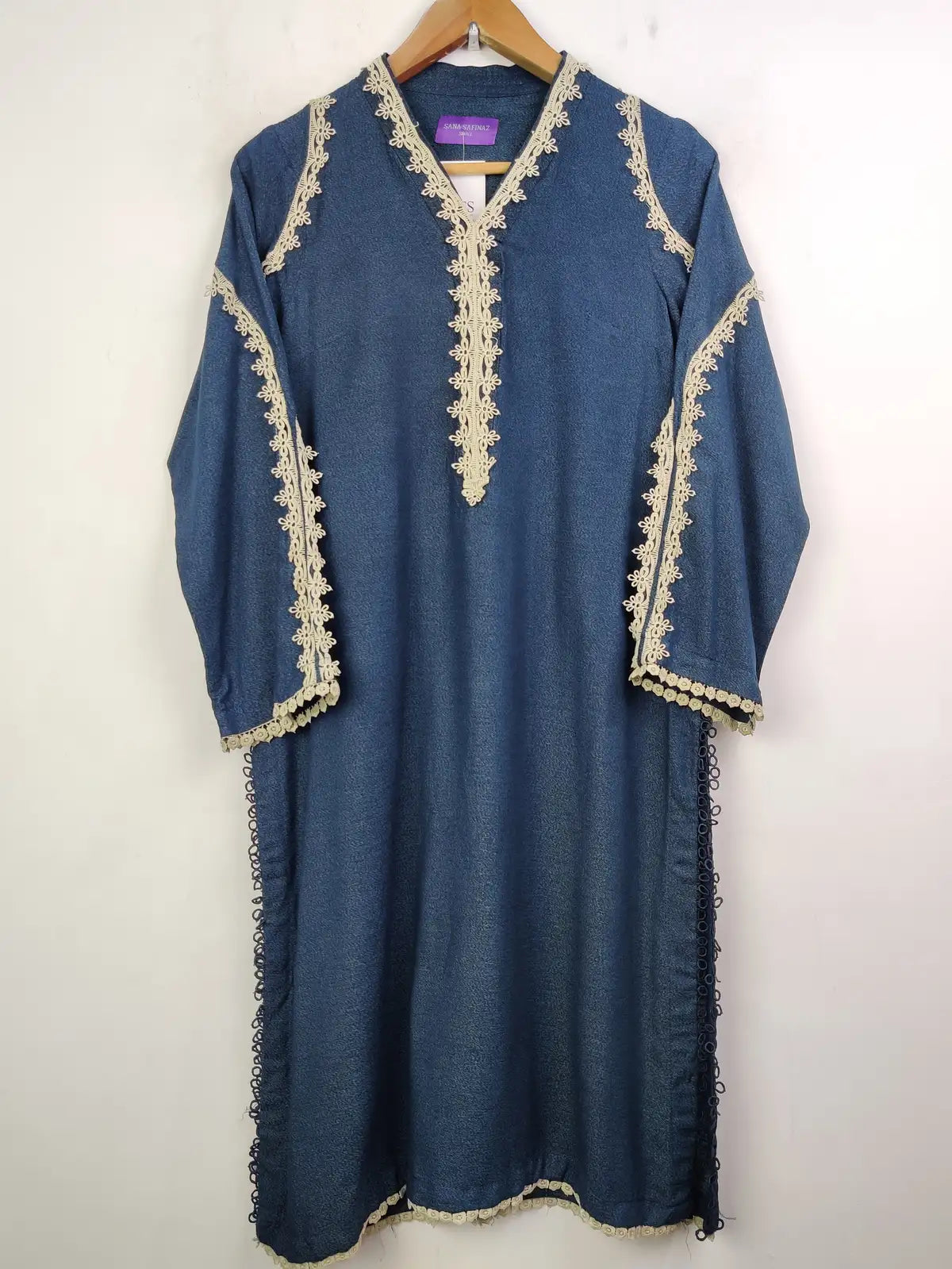 Buy online pre-used pre-loved 100% authentic & Original branded Sana Safinaz (WBK-859) available in Pakistan. Top international brands avilable.