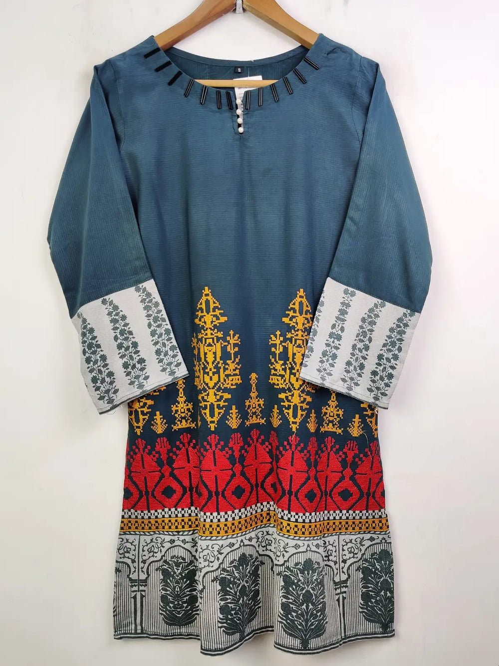 Buy online pre-used pre-loved 100% authentic & Original branded Unknown Number (WBK-870) available in Pakistan. Top international brands avilable.