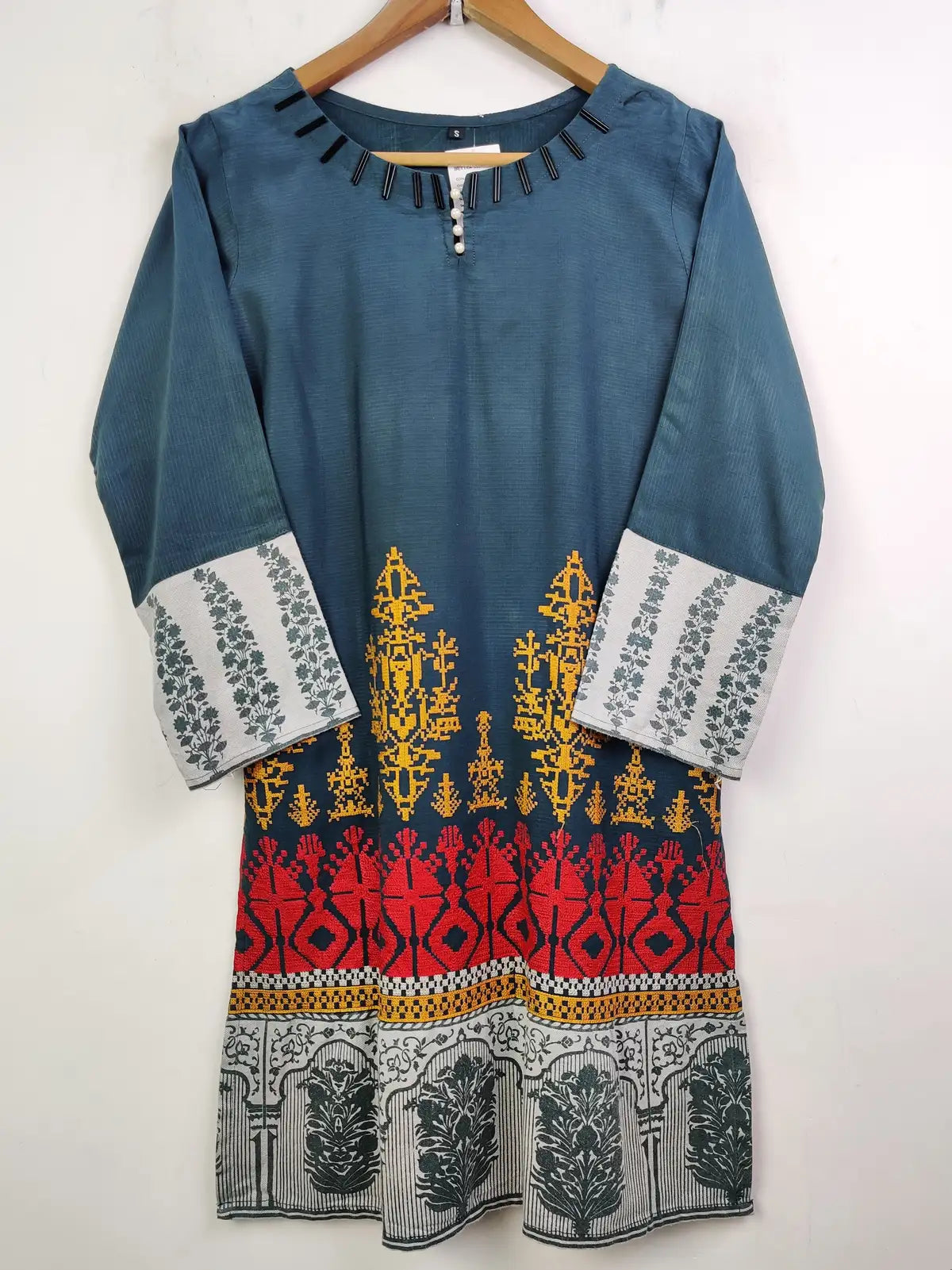 Buy online pre-used pre-loved 100% authentic & Original branded Unknown Number (WBK-870) available in Pakistan. Top international brands avilable.