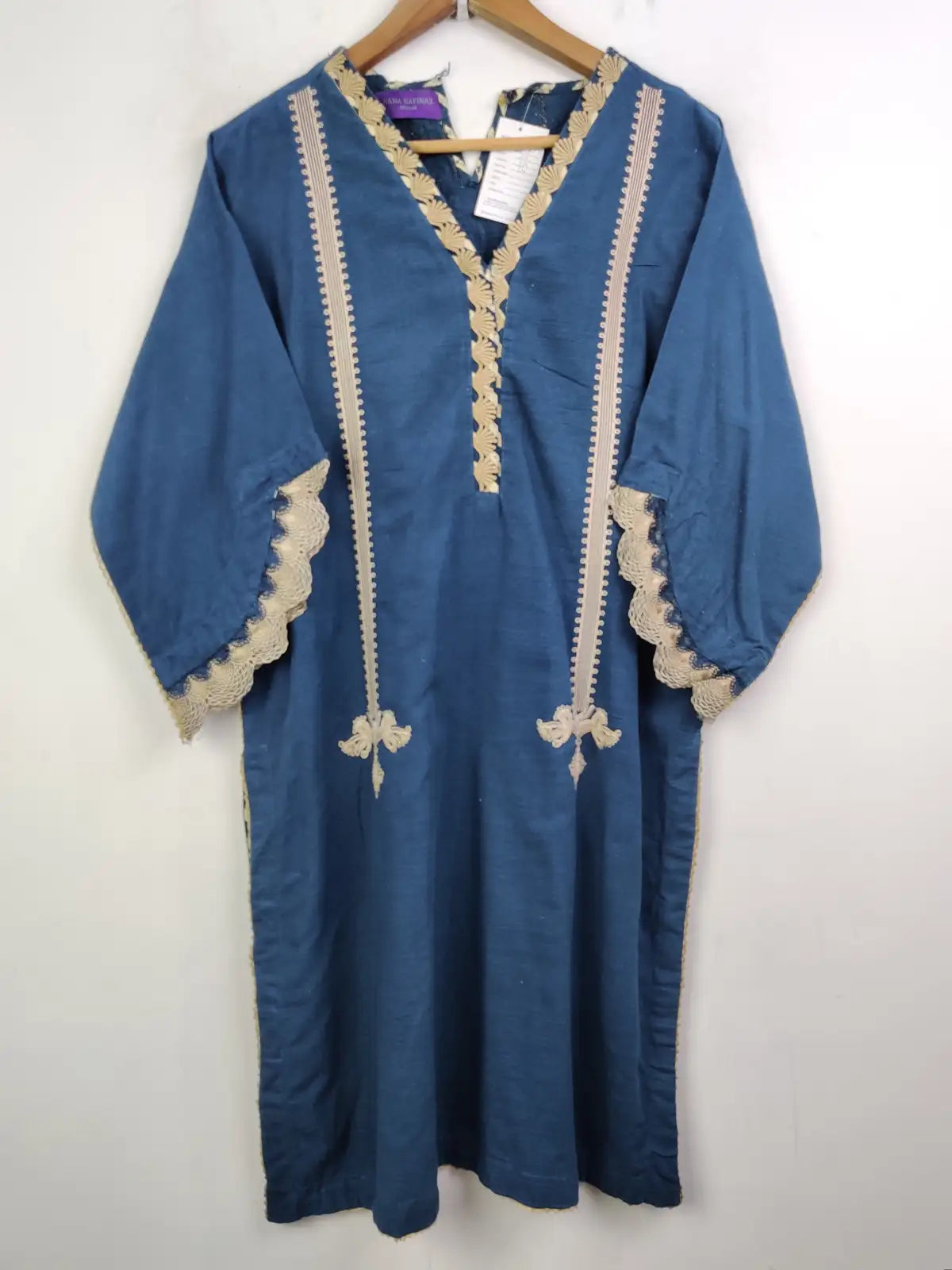 Buy online pre-used pre-loved 100% authentic & Original branded Sana Safinaz (WBK-877) available in Pakistan. Top international brands avilable.