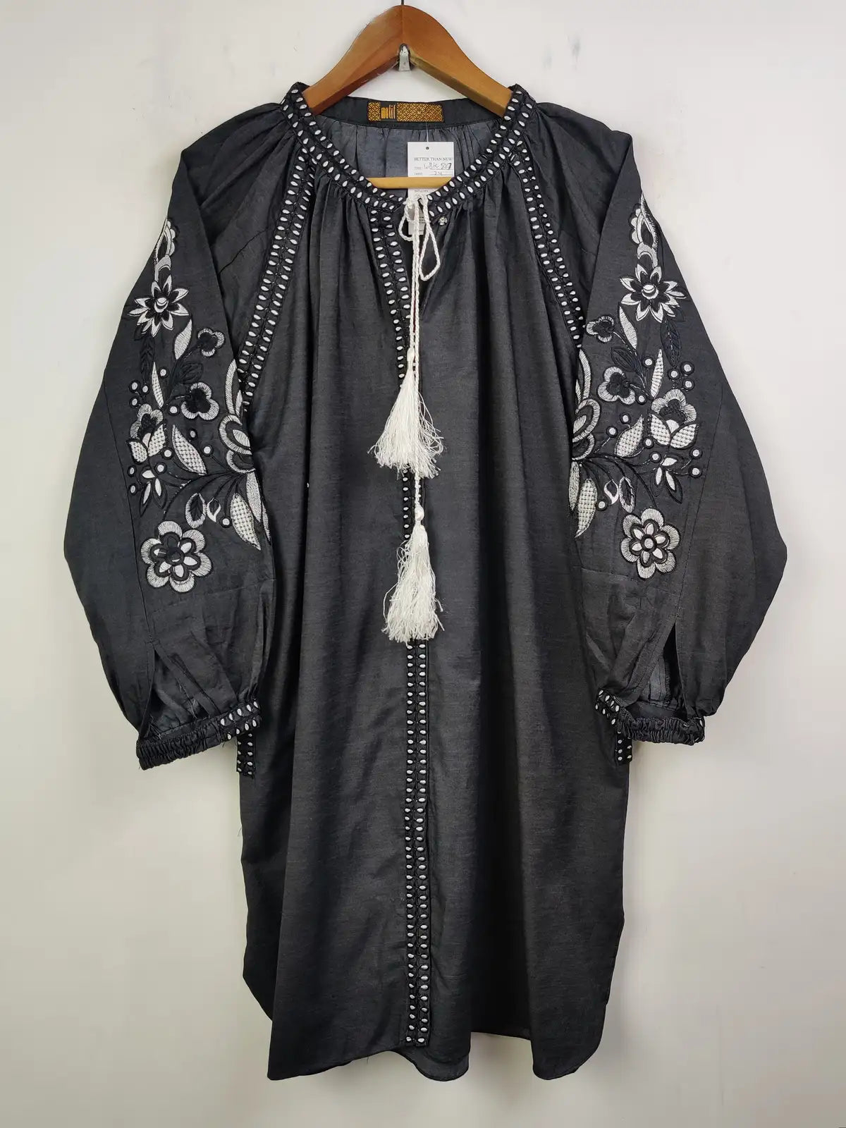 Buy online pre-used pre-loved 100% authentic & Original branded Motif (WBK-887) available in Pakistan. Top international brands avilable.