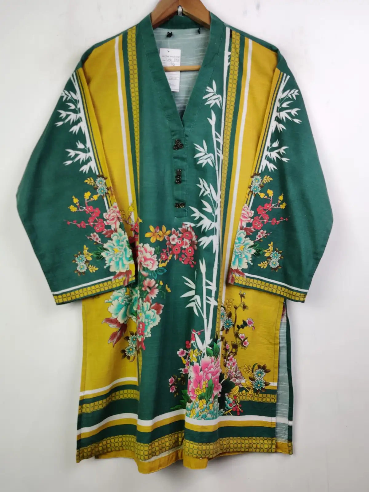 Buy online pre-used pre-loved 100% authentic & Original branded Unknown Number (WBK-888) available in Pakistan. Top international brands avilable.