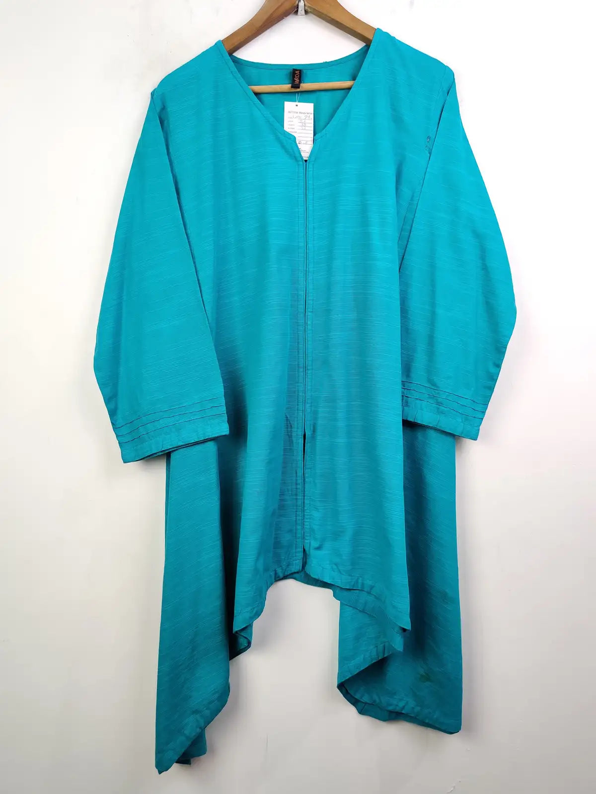 Buy online pre-used pre-loved 100% authentic & Original branded Warda (WBK-890) available in Pakistan. Top international brands avilable.