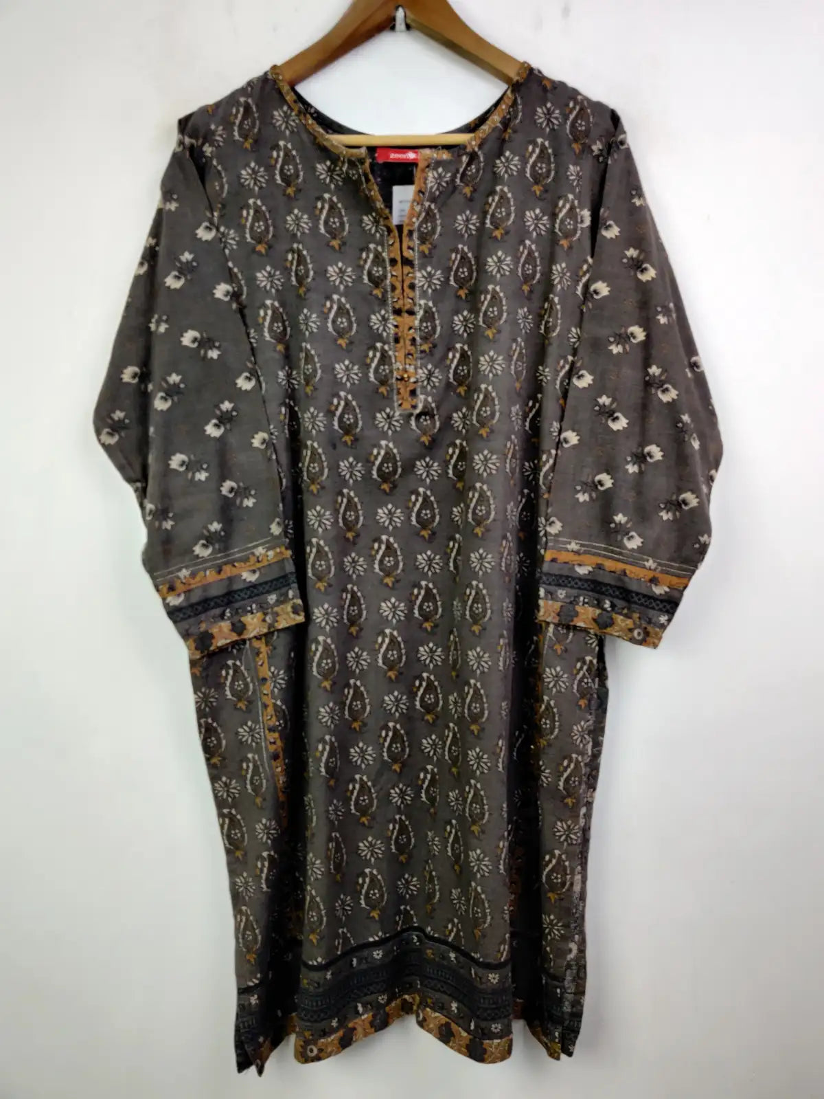 Buy online pre-used pre-loved 100% authentic & Original branded Zeen (WBK-896) available in Pakistan. Top international brands avilable.