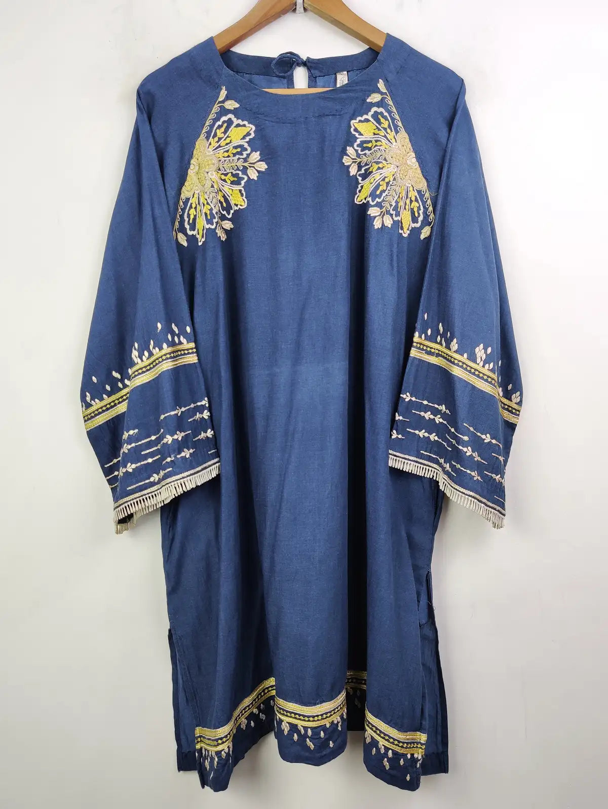 Buy online pre-used pre-loved 100% authentic & Original branded Ethnic (WBK-902) available in Pakistan. Top international brands avilable.