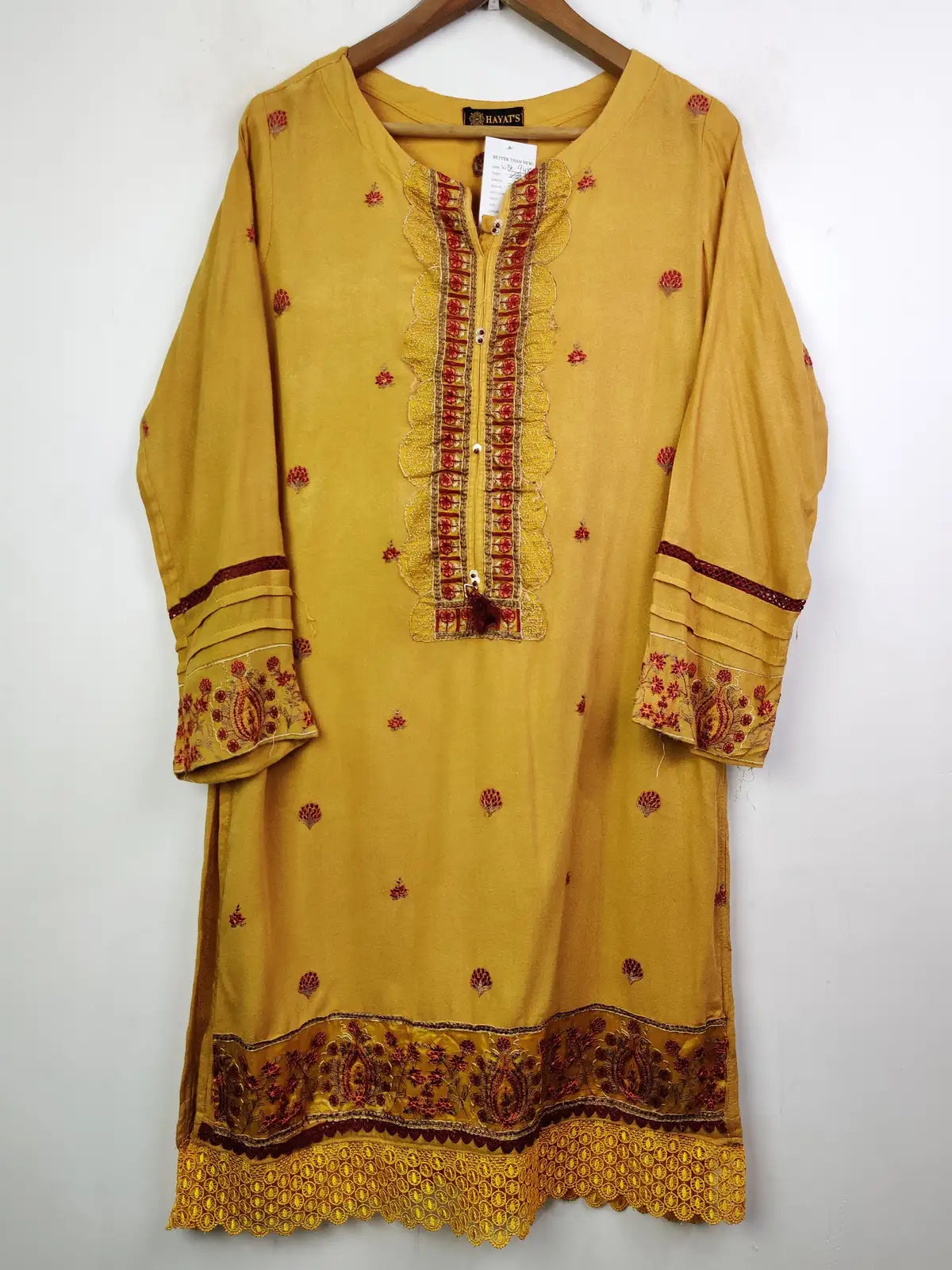Buy online pre-used pre-loved 100% authentic & Original branded Hayat (WBK-948) available in Pakistan. Top international brands avilable.