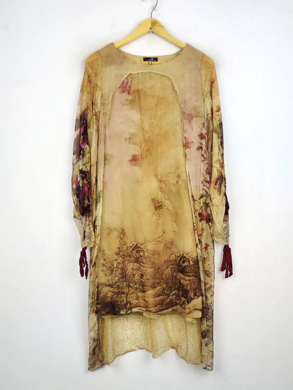 Buy online pre-used pre-loved 100% authentic & Original branded Almirah (WBK-987) available in Pakistan. Top international brands avilable.