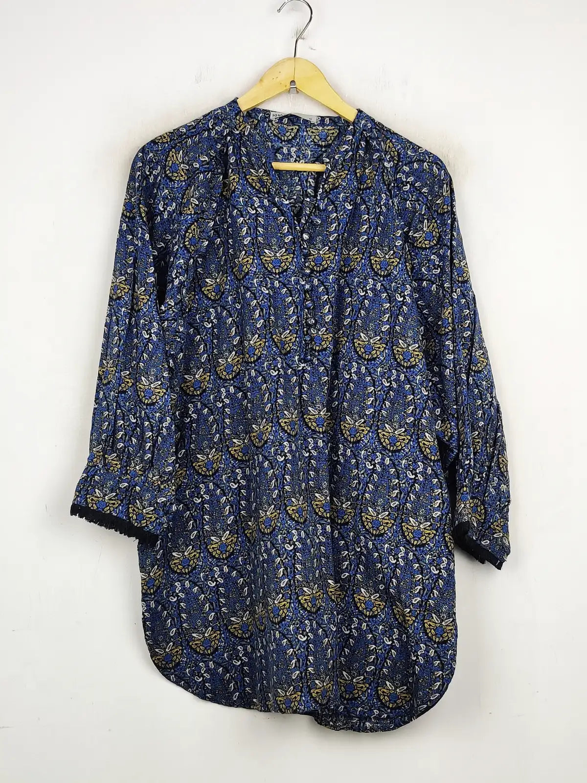 Buy online pre-used pre-loved 100% authentic & Original branded Khaadi (WBK-990) available in Pakistan. Top international brands avilable.