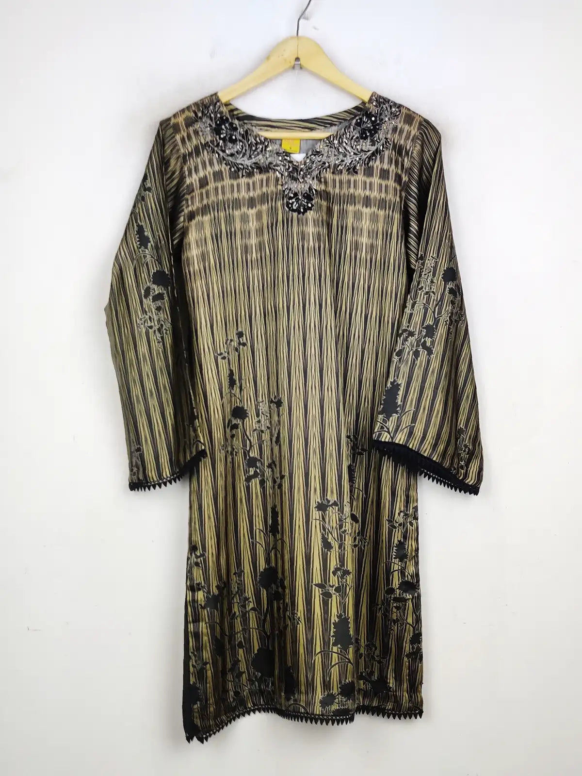 Buy online pre-used pre-loved 100% authentic & Original branded Pix Designer (WBK-991) available in Pakistan. Top international brands avilable.