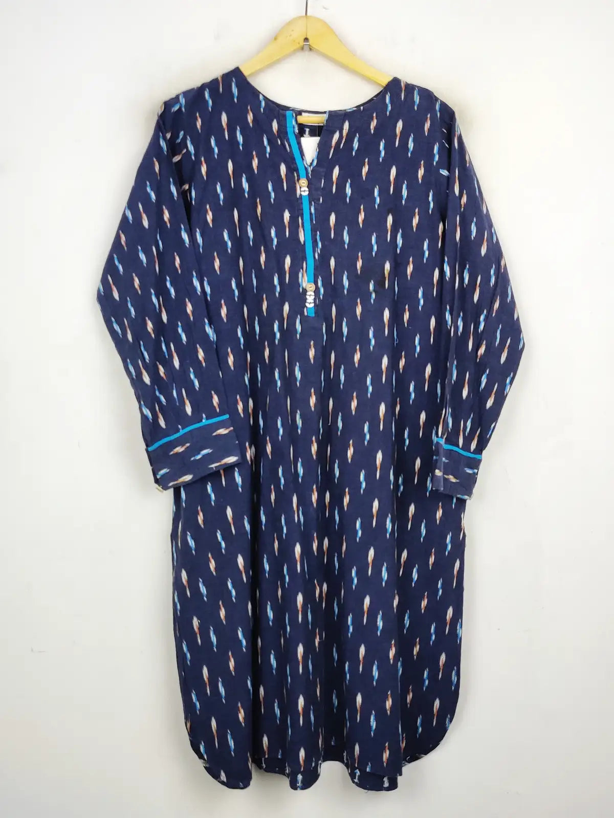 Buy online pre-used pre-loved 100% authentic & Original branded Ideas (WBK-993) available in Pakistan. Top international brands avilable.