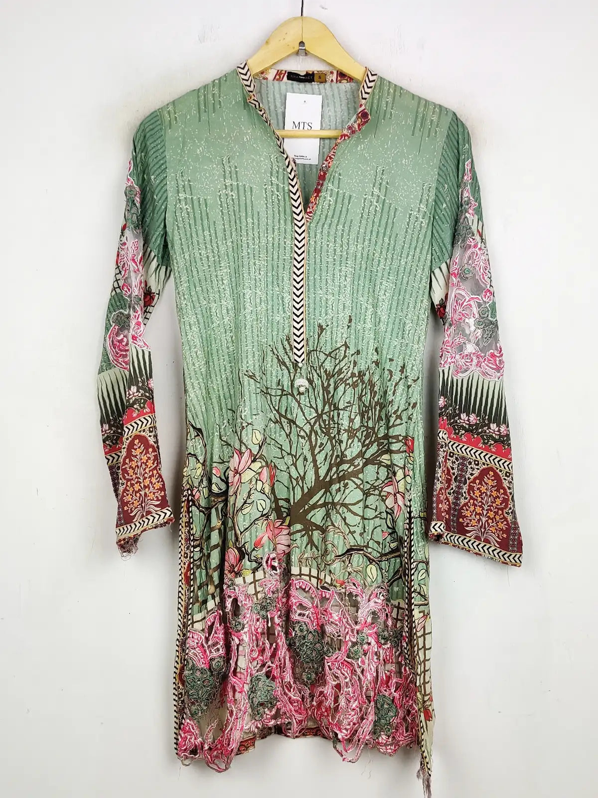 Buy online pre-used pre-loved 100% authentic & Original branded Khas Pret (WBK-997) available in Pakistan. Top international brands avilable.