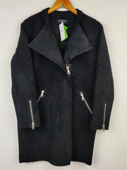 Buy online pre-used pre-loved 100% authentic & Original branded Limited Edition (WC-1567) available in Pakistan. Top international brands avilable.