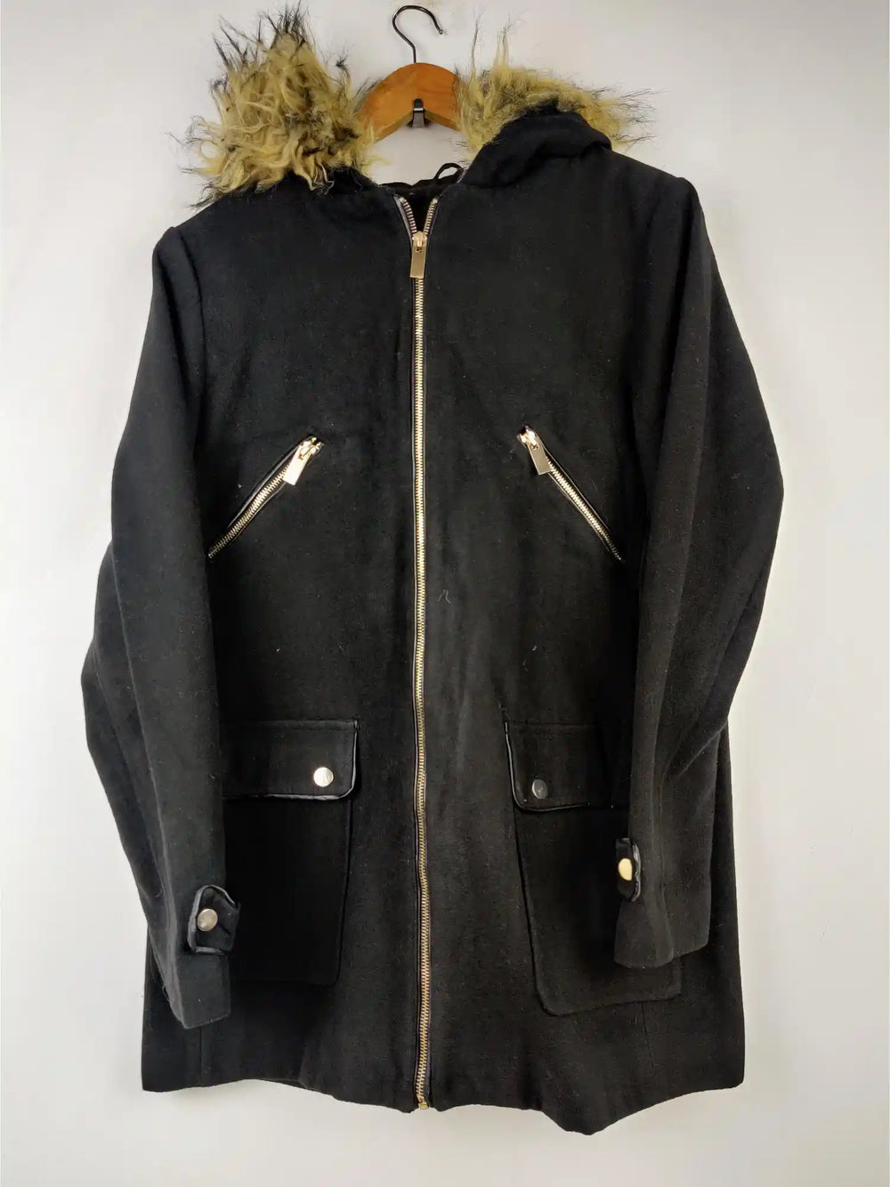 Buy online pre-used pre-loved 100% authentic & Original branded Wool Polyester (WC-1625) available in Pakistan. Top international brands avilable.