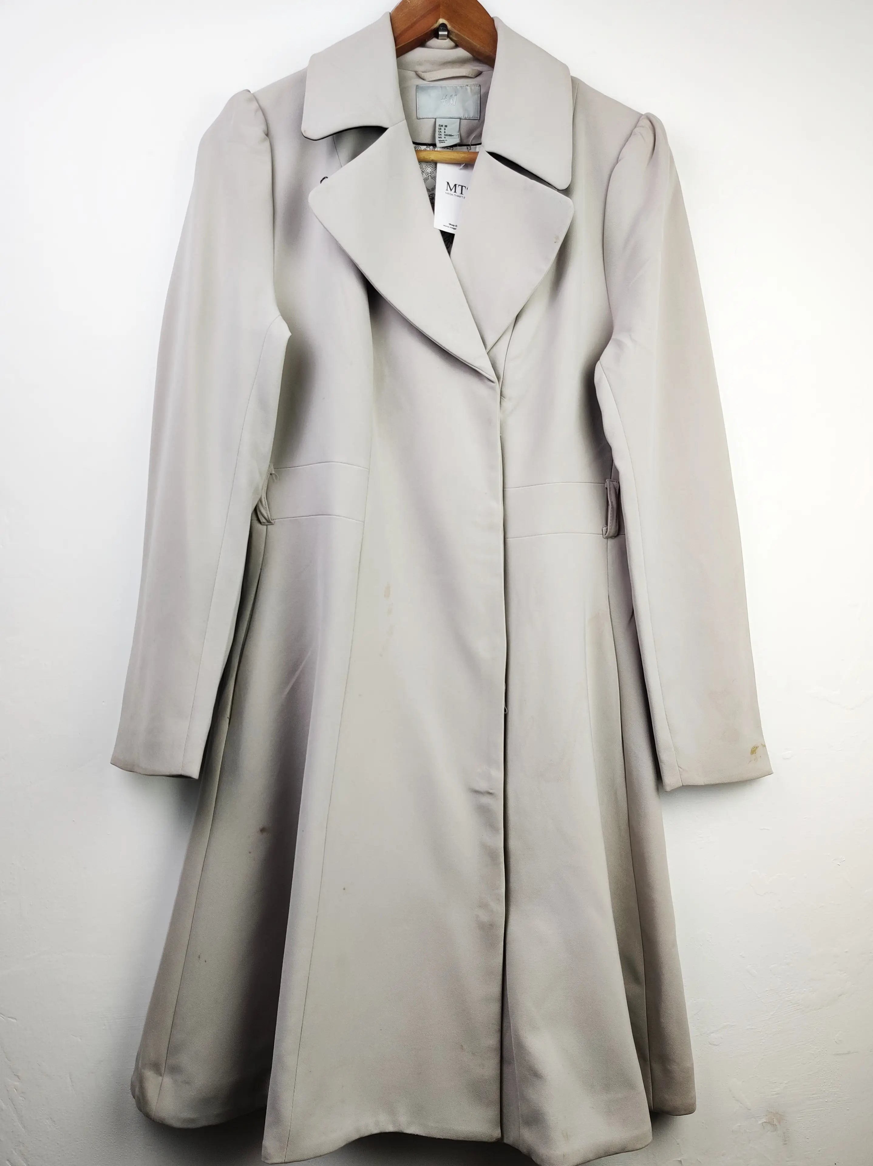 Buy online pre-used pre-loved 100% authentic & Original branded H&M (WC-1958) available in Pakistan. Top international brands avilable.