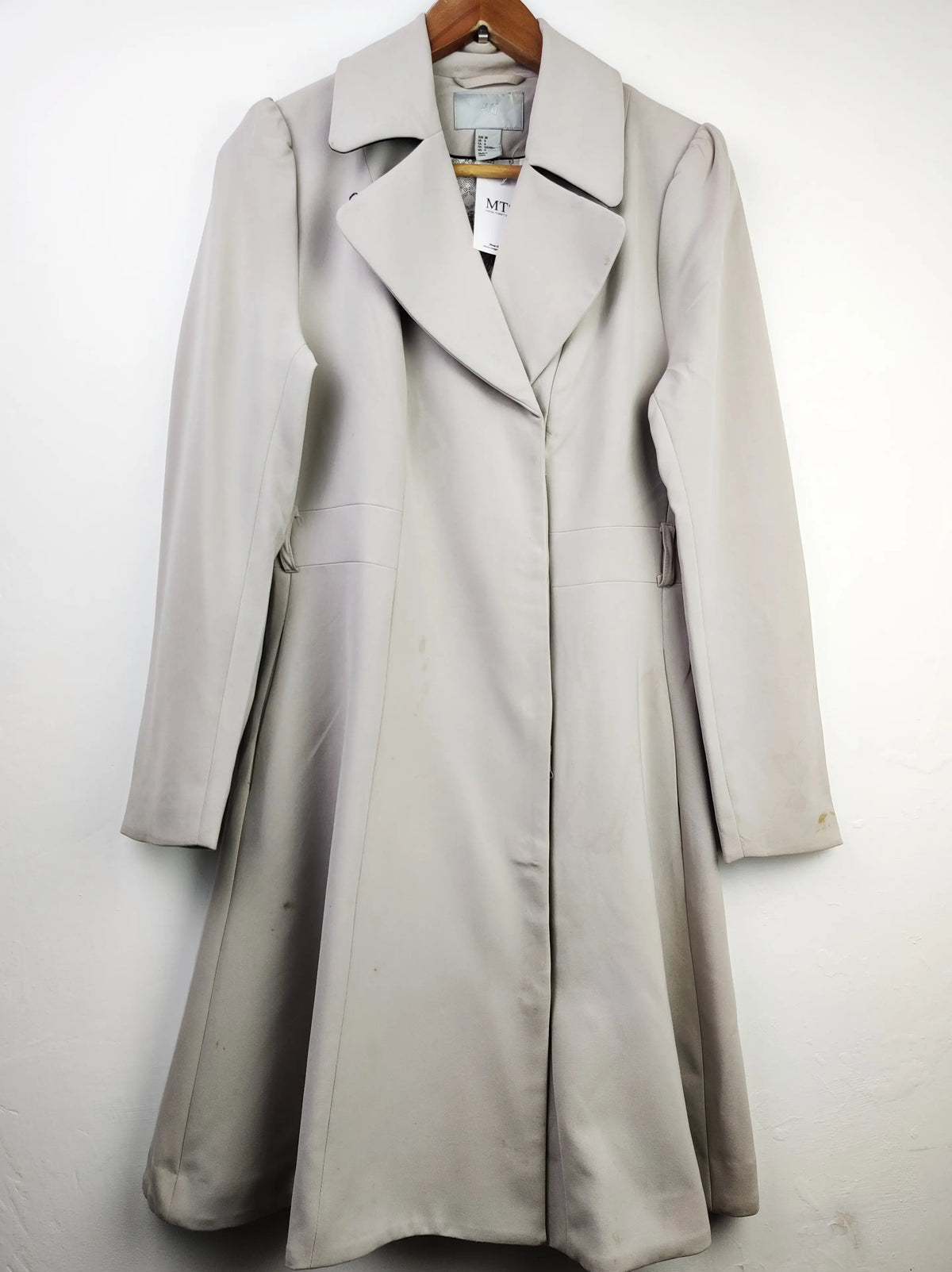 Buy online pre-used pre-loved 100% authentic & Original branded H&M (WC-1958) available in Pakistan. Top international brands avilable.