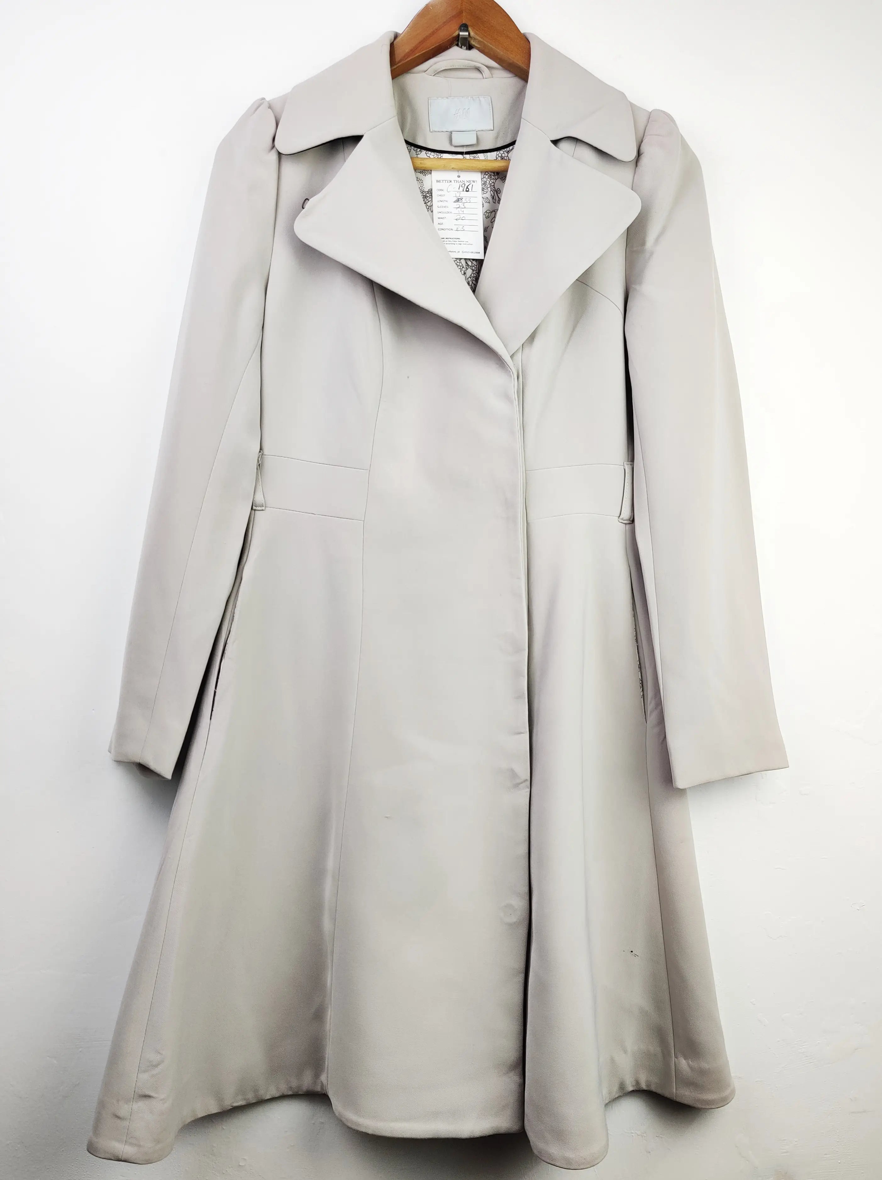Buy online pre-used pre-loved 100% authentic & Original branded H&M (WC-1961) available in Pakistan. Top international brands avilable.