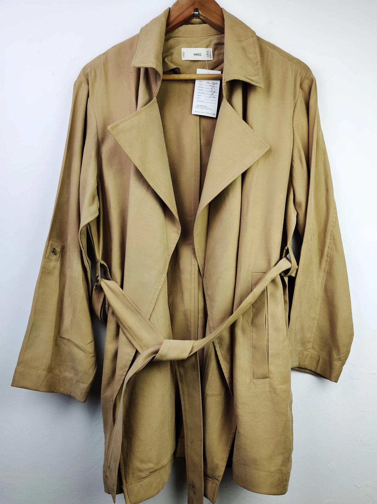Buy online pre-used pre-loved 100% authentic & Original branded Mango (WC-1963) available in Pakistan. Top international brands avilable.