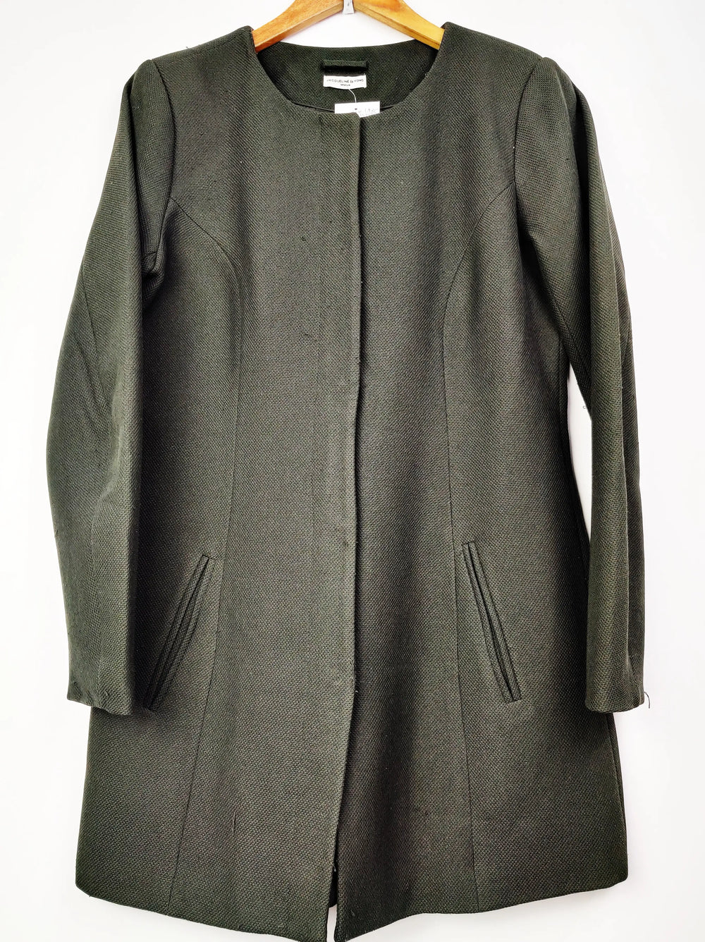 Buy online pre-used pre-loved 100% authentic & Original branded Jacqueline De Yong (WC-1985) available in Pakistan. Top international brands avilable.