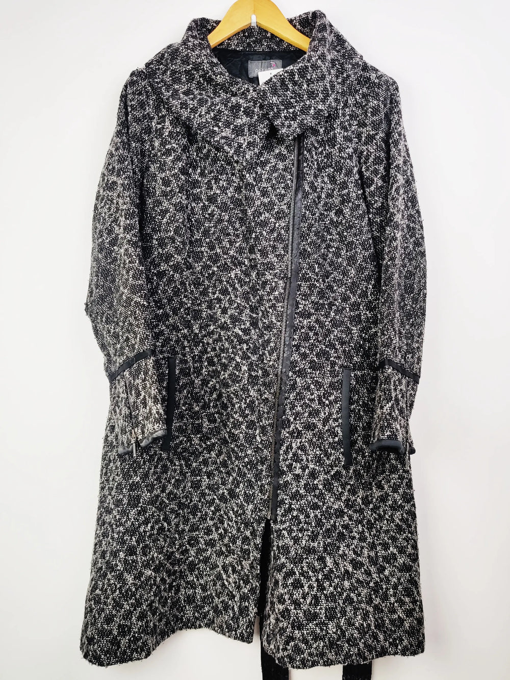 Buy online pre-used pre-loved 100% authentic & Original branded Marks & Spencer (WC-2006) available in Pakistan. Top international brands avilable.