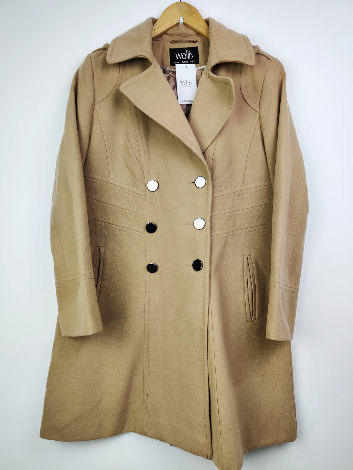 Buy online pre-used pre-loved 100% authentic & Original branded Wallis (WC-2018) available in Pakistan. Top international brands avilable.