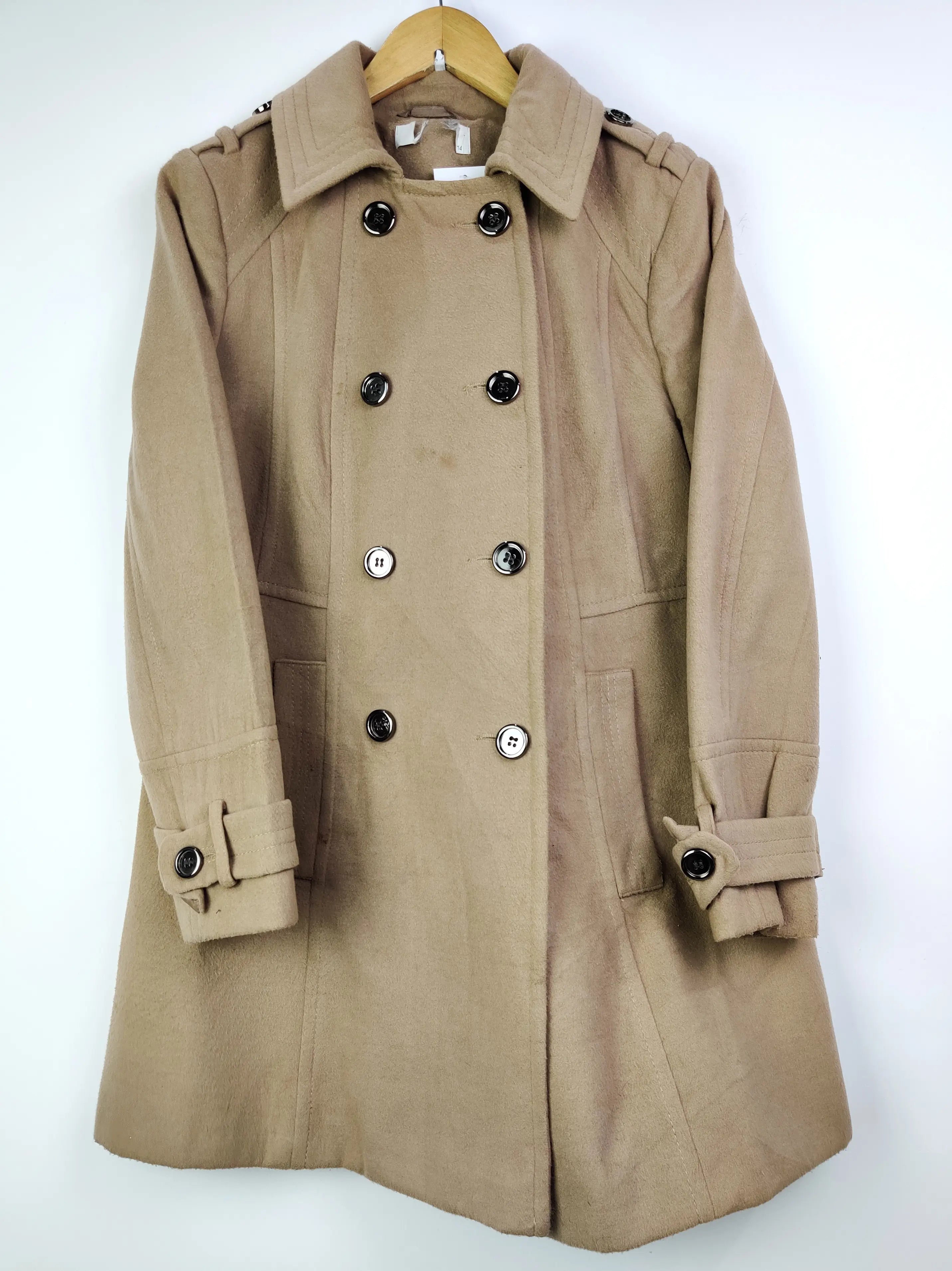 Buy online pre-used pre-loved 100% authentic & Original branded Unknown Brand (WC-2069) available in Pakistan. Top international brands avilable.