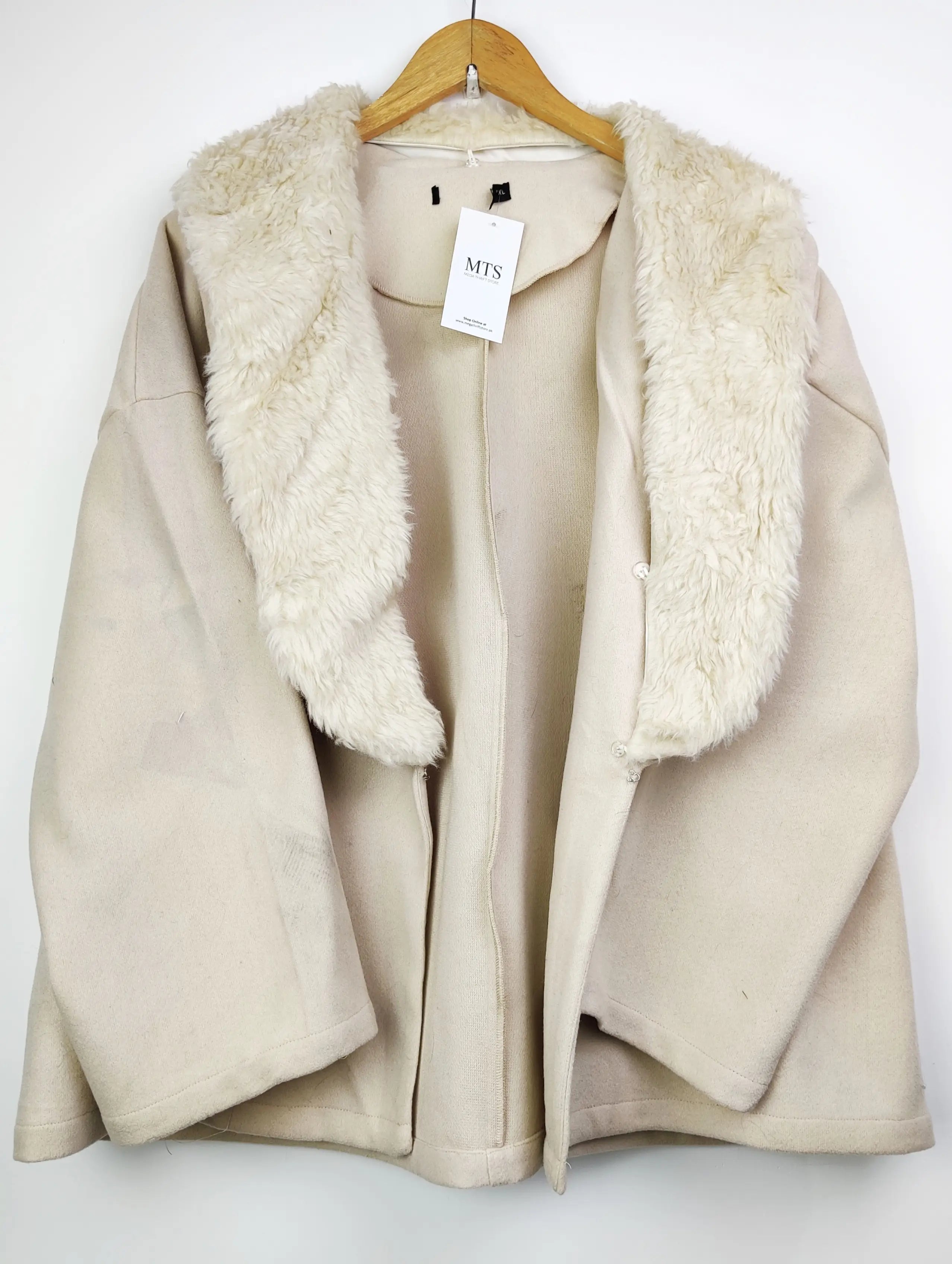Buy online pre-used pre-loved 100% authentic & Original branded Unknown Brand (WC-2111) available in Pakistan. Top international brands avilable.