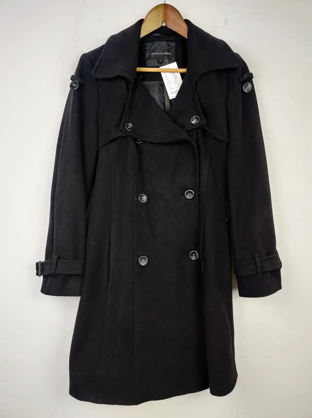 Buy online pre-used pre-loved 100% authentic & Original branded Limited Collection (WC-2400) available in Pakistan. Top international brands avilable.