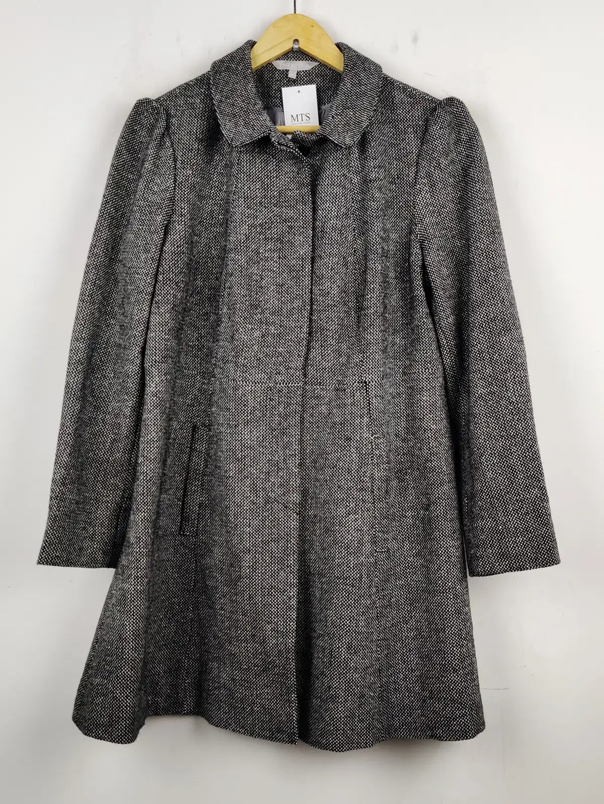 Buy online pre-used pre-loved 100% authentic & Original branded Red Herring (WC-2553) available in Pakistan. Top international brands avilable.