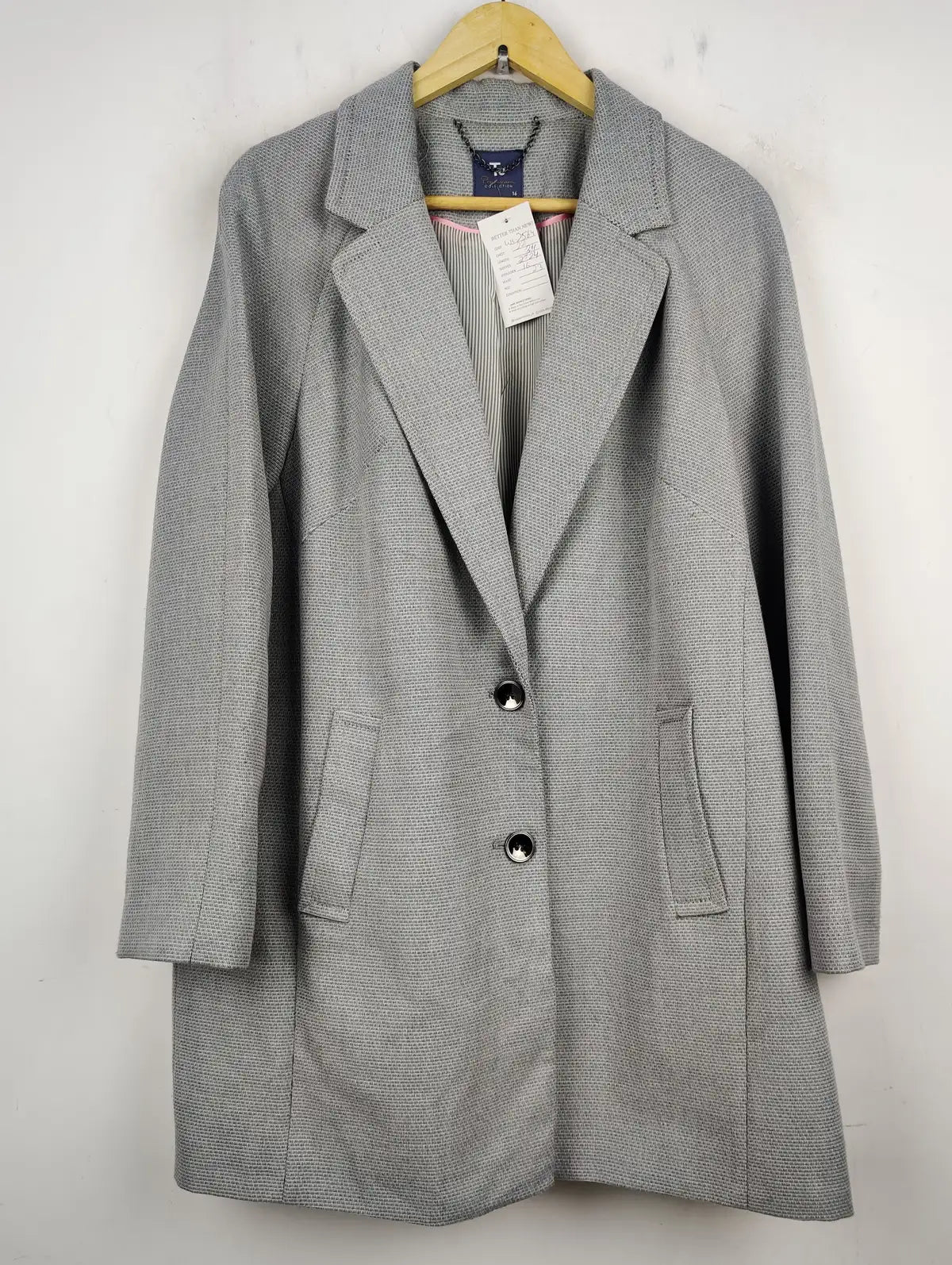 Buy online pre-used pre-loved 100% authentic & Original branded Tu (WC-2564) available in Pakistan. Top international brands avilable.