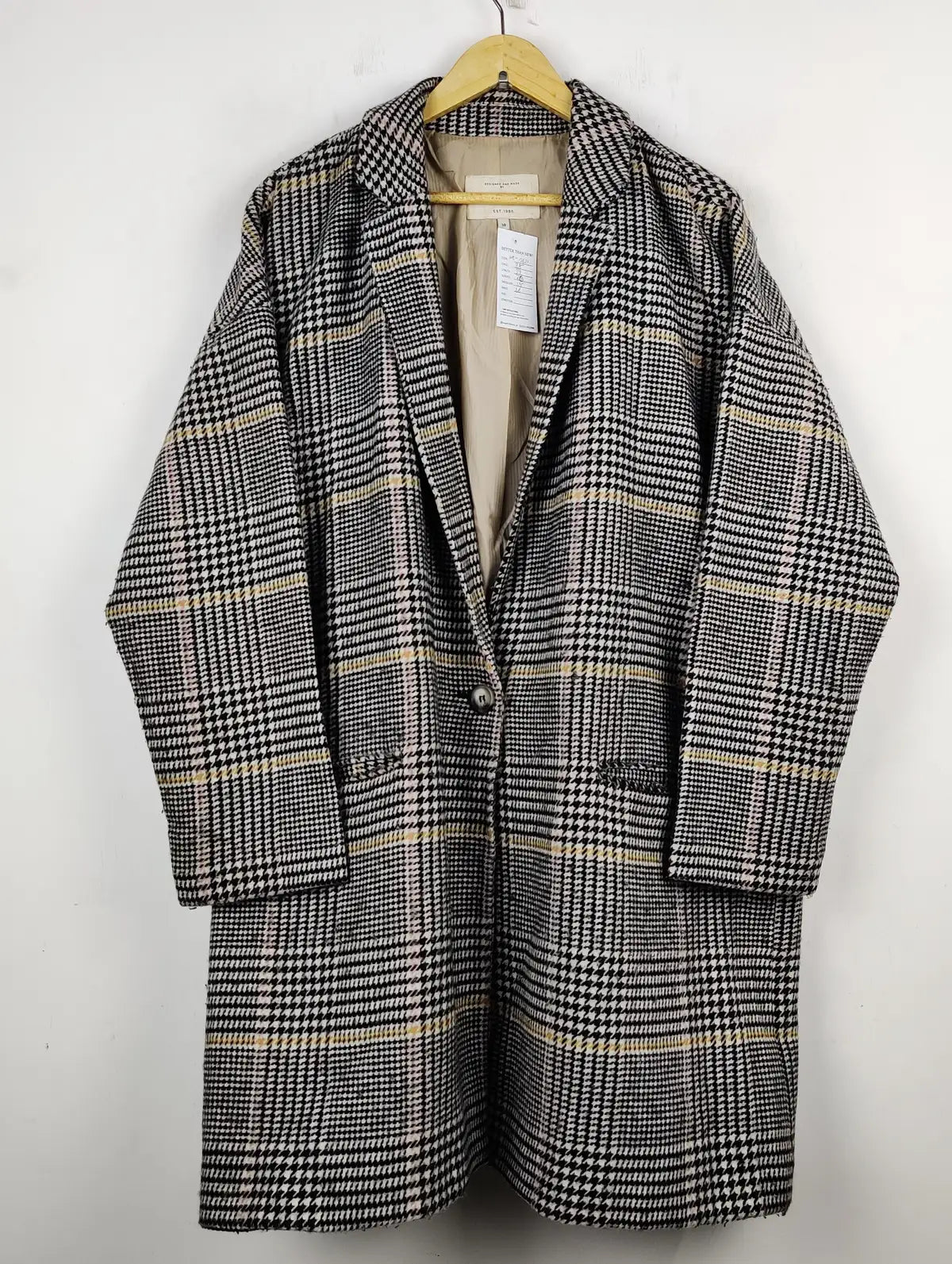 Buy online pre-used pre-loved 100% authentic & Original branded River Island (WC-2621) available in Pakistan. Top international brands avilable.