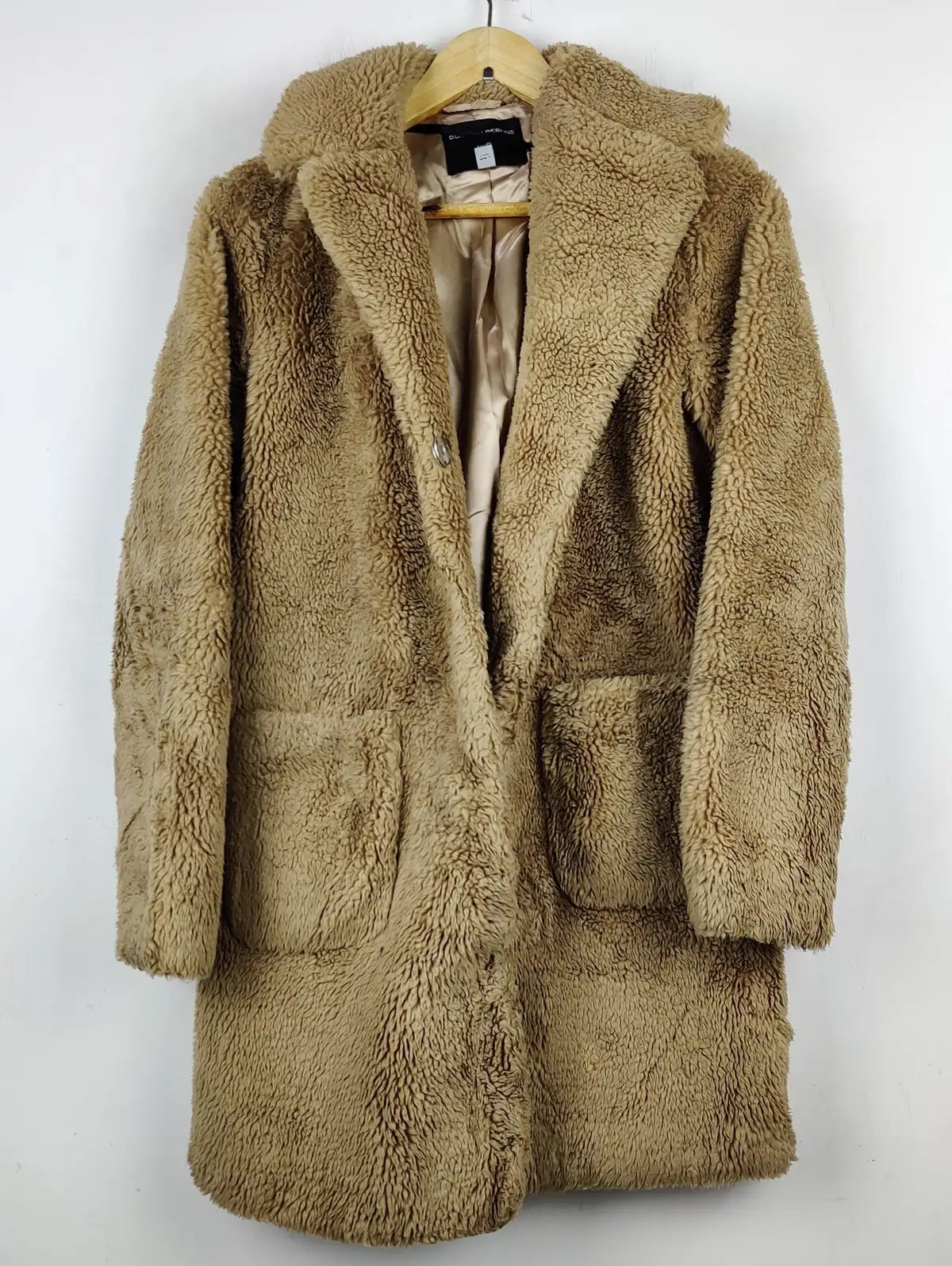 Buy online pre-used pre-loved 100% authentic & Original branded Dorothy Perkins (WC-2669) available in Pakistan. Top international brands avilable.