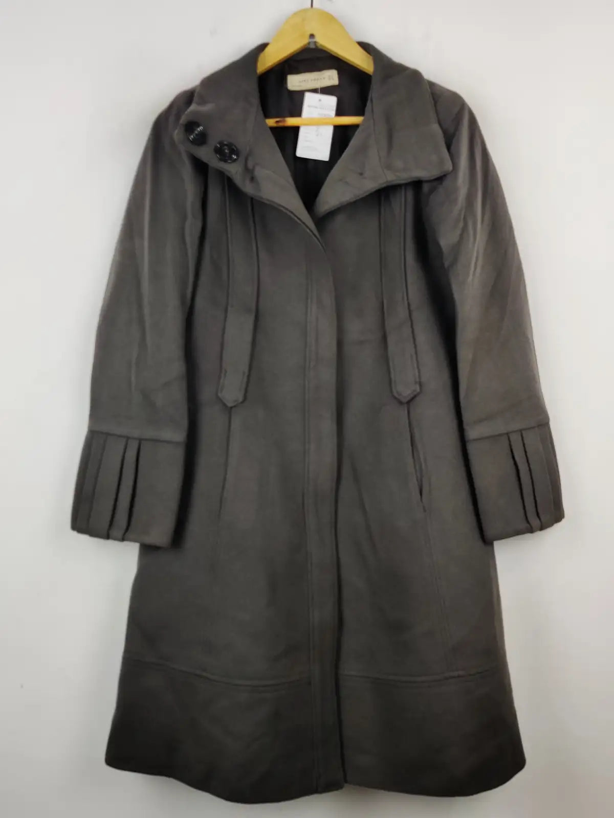Buy online pre-used pre-loved 100% authentic & Original branded Zara (WC-2688) available in Pakistan. Top international brands avilable.