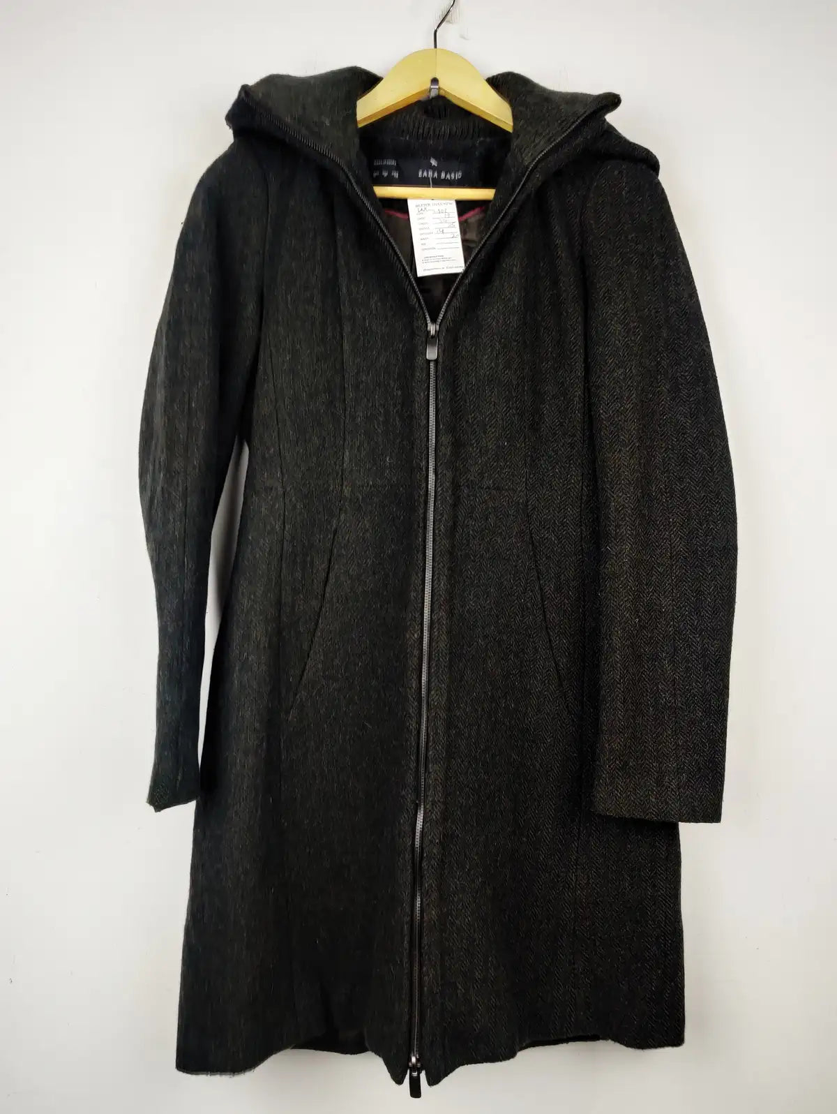 Buy online pre-used pre-loved 100% authentic & Original branded Zara (WC-2903) available in Pakistan. Top international brands avilable.