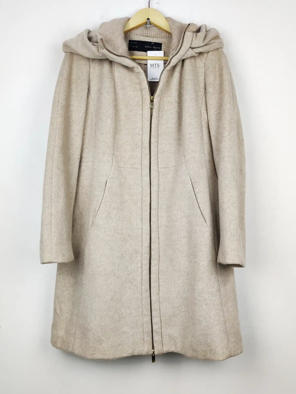 Buy online pre-used pre-loved 100% authentic & Original branded Zara (WC-2909) available in Pakistan. Top international brands avilable.